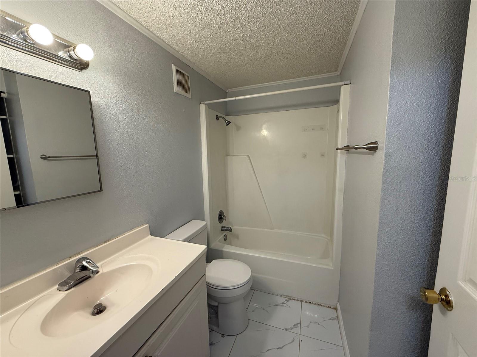 Image 9 of 11 For 4225 E Michigan St  4225