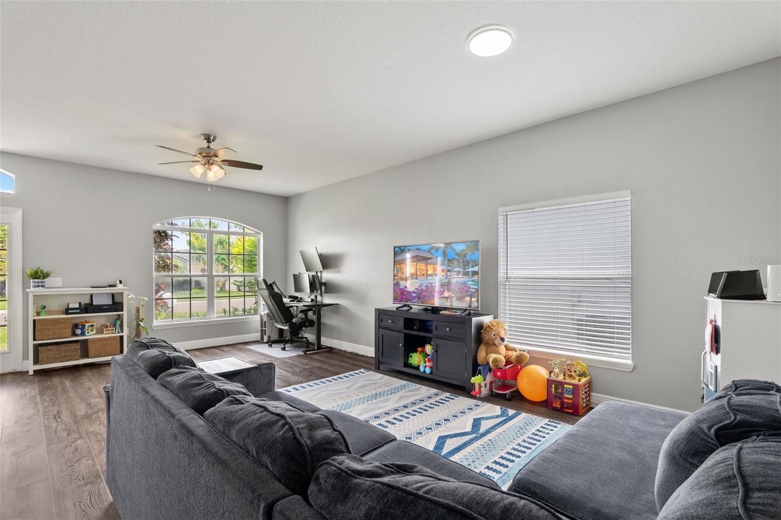 Image 6 of 35 For 298 Clydesdale Circle