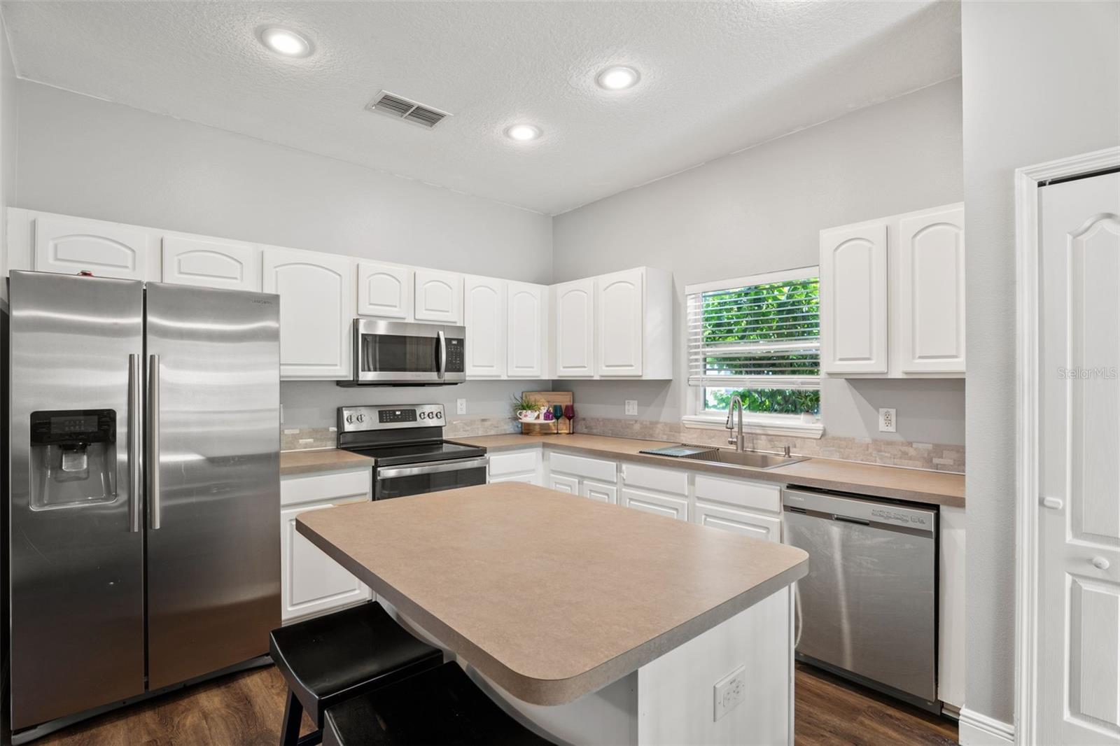 Image 9 of 35 For 298 Clydesdale Circle