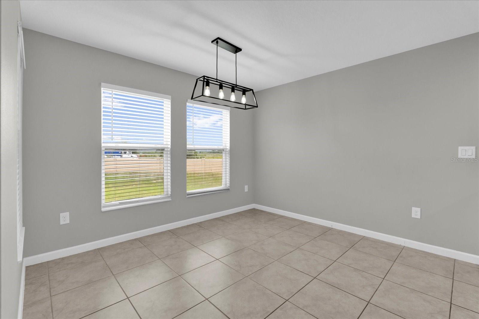 Image 5 of 27 For 3405 Yarian Drive