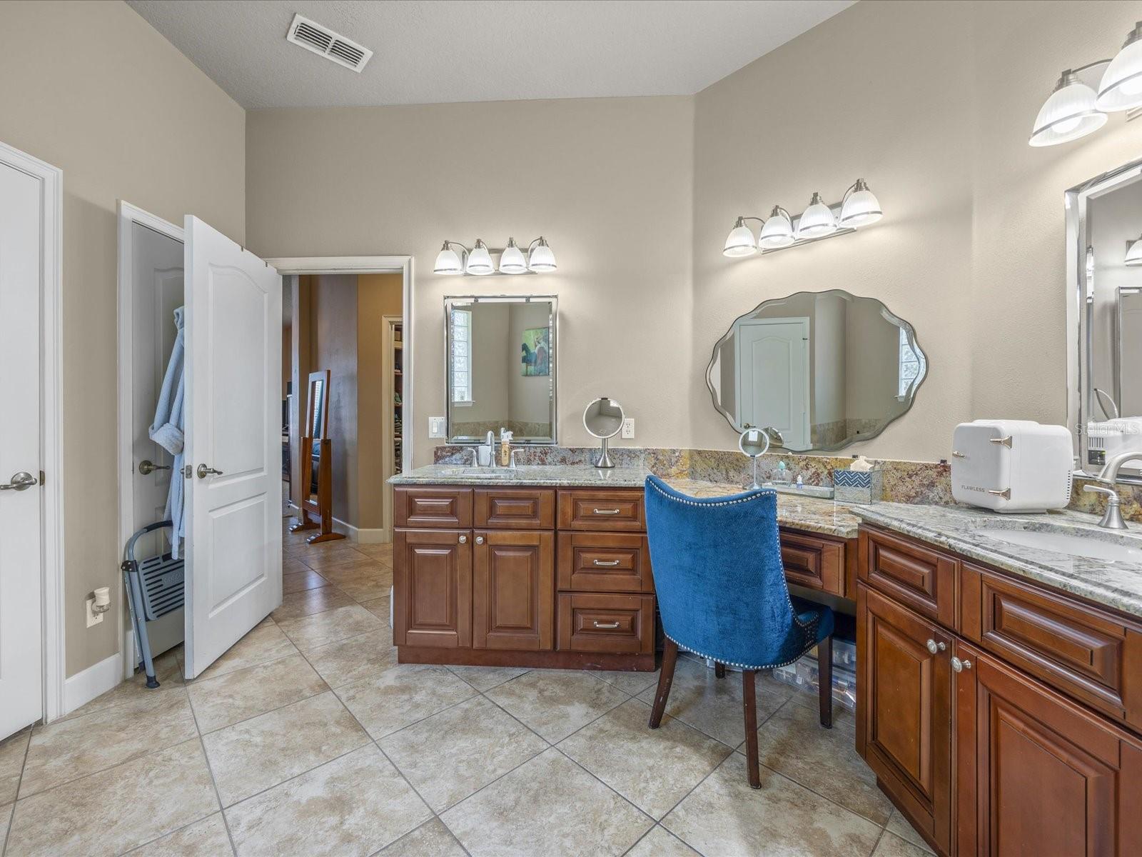 Image 23 of 43 For 1319 Johns Cove Ln