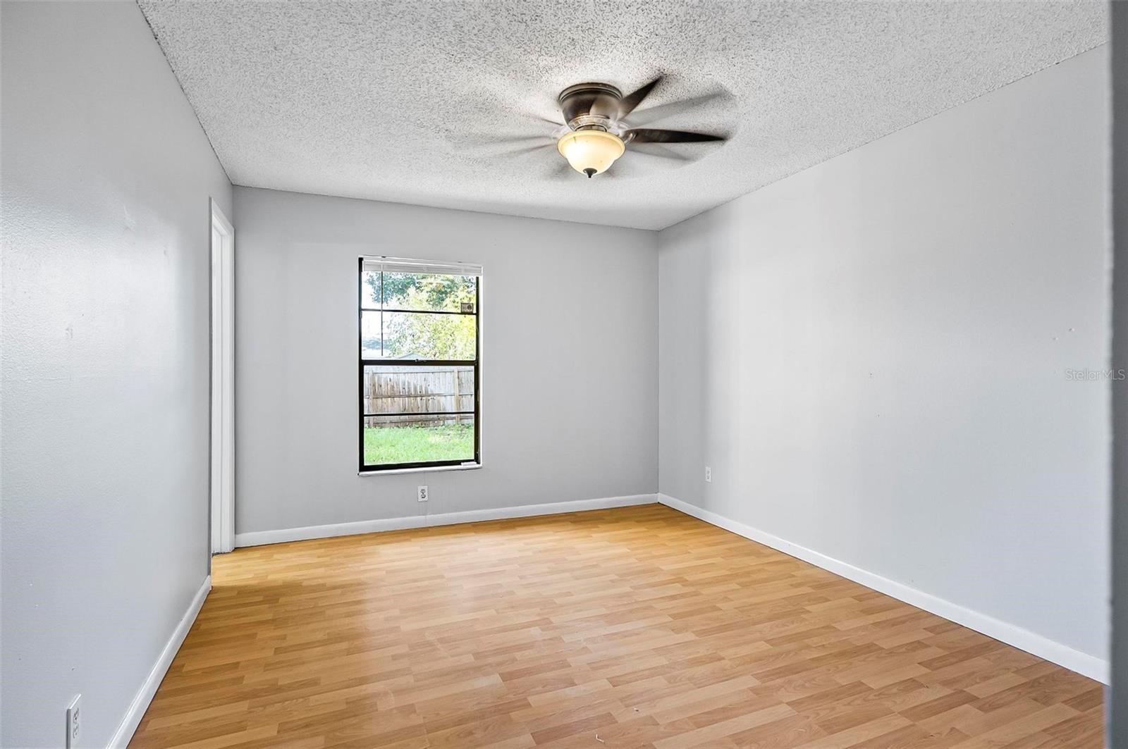 Image 11 of 15 For 512 Ivanhoe Way