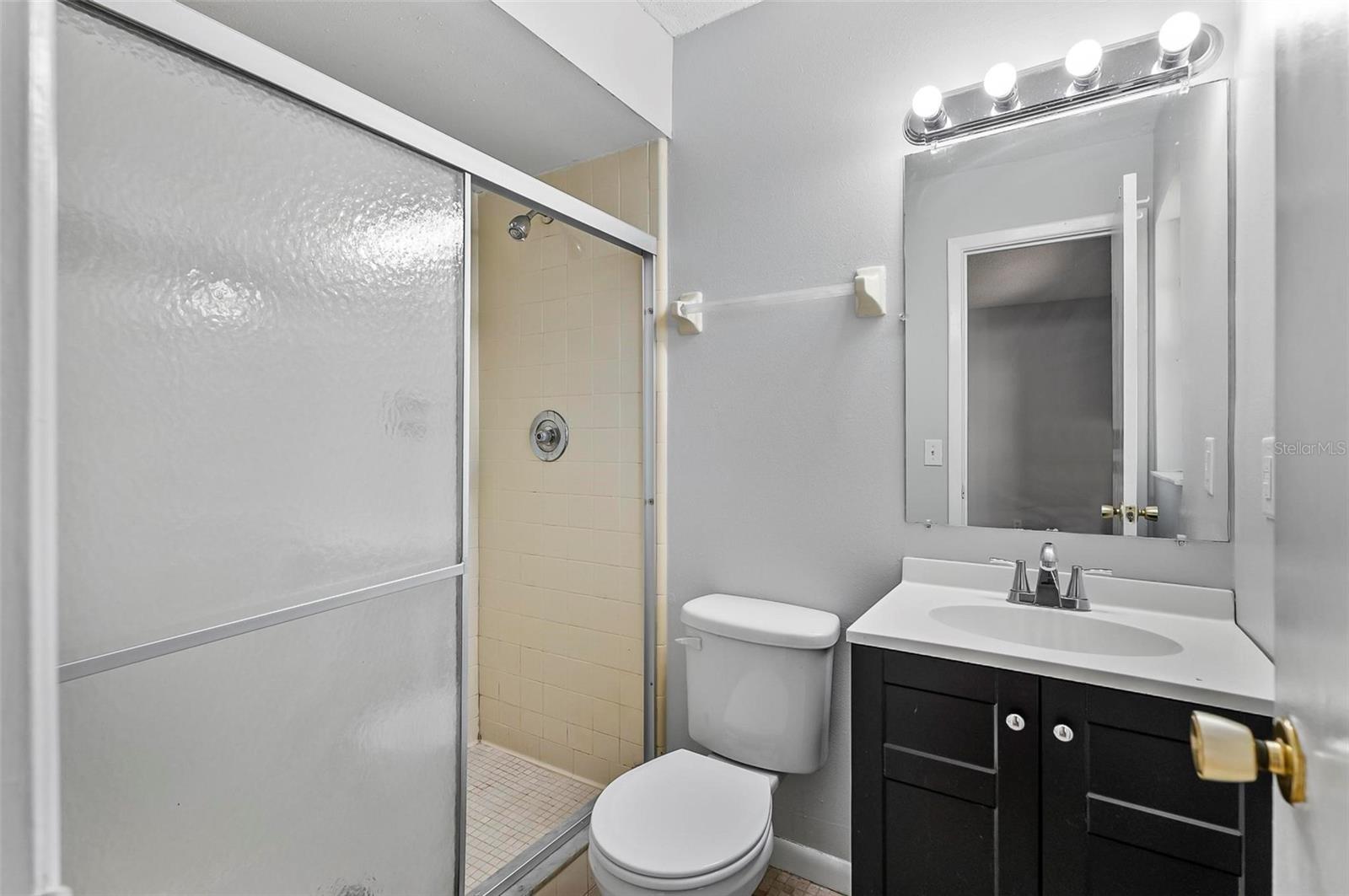 Image 13 of 15 For 512 Ivanhoe Way