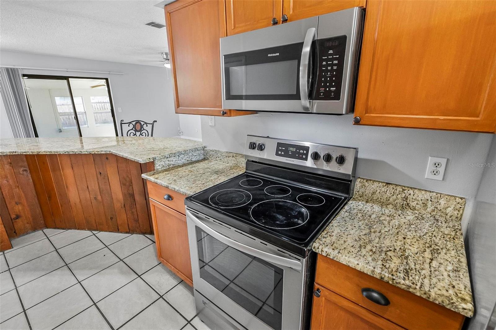 Image 8 of 15 For 512 Ivanhoe Way