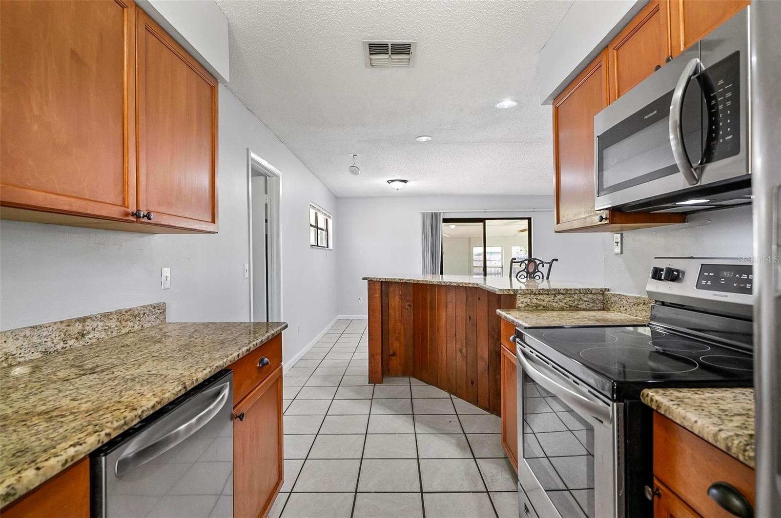 Image 9 of 15 For 512 Ivanhoe Way