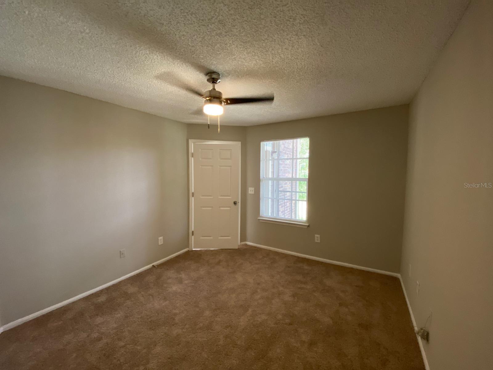 Image 14 of 17 For 5112 Park Central Drive 627