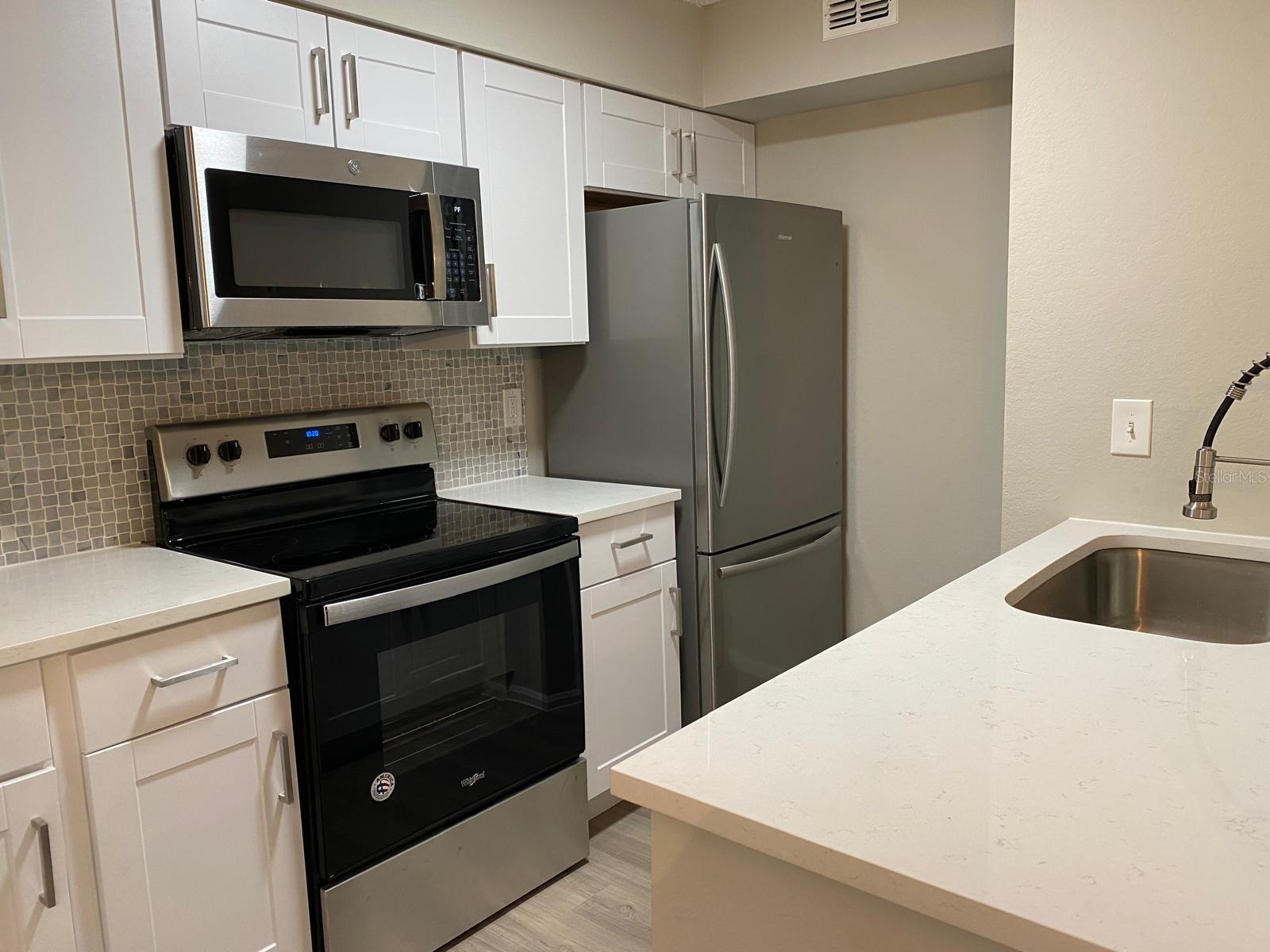 Image 6 of 17 For 5112 Park Central Drive 627