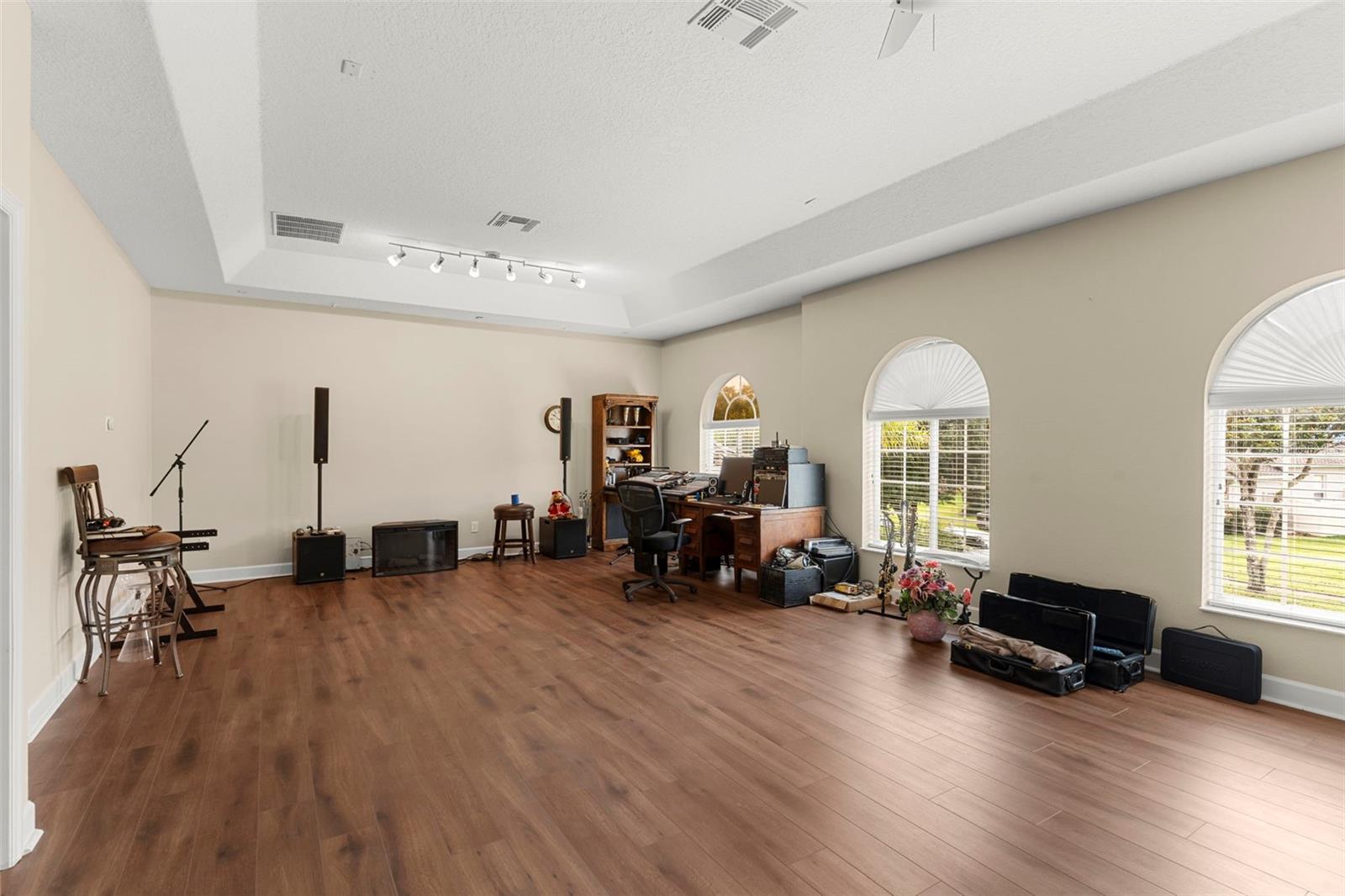 Image 24 of 37 For 6234 Tremayne Drive