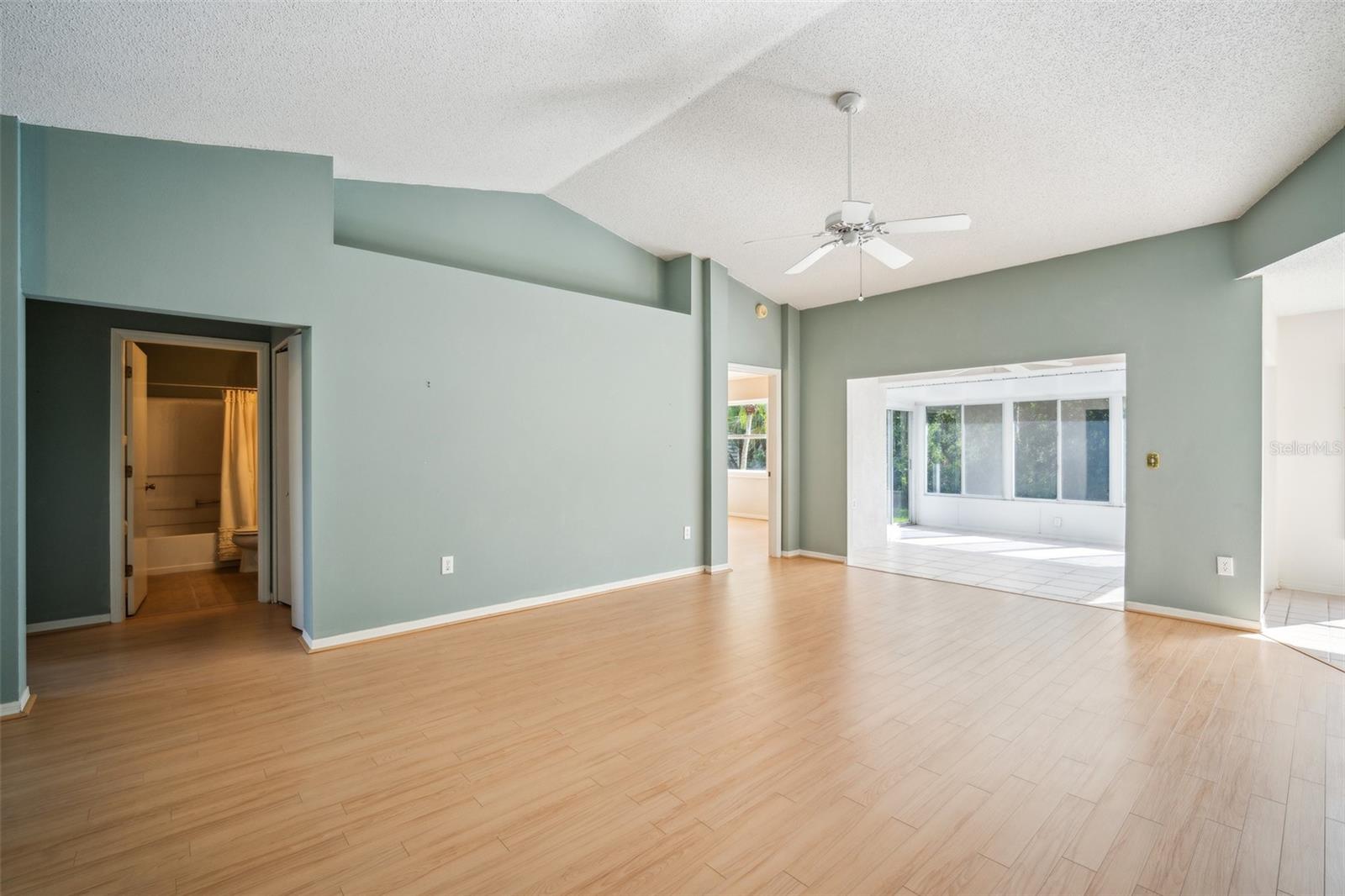 Image 17 of 31 For 2015 Gardenia Landings Lane