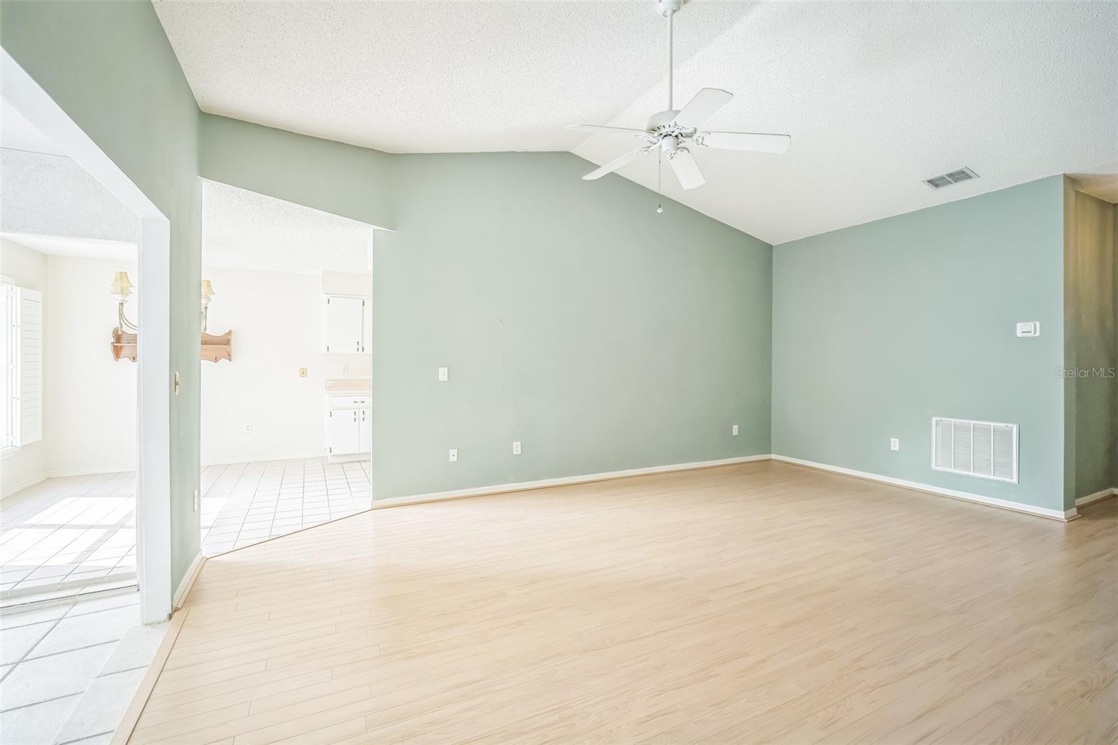 Image 28 of 31 For 2015 Gardenia Landings Lane