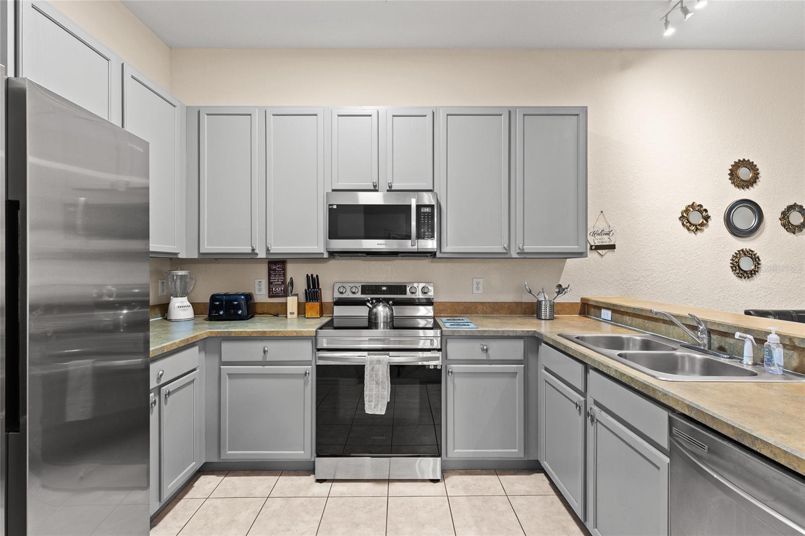 Image 10 of 42 For 110 Watling Way 25204