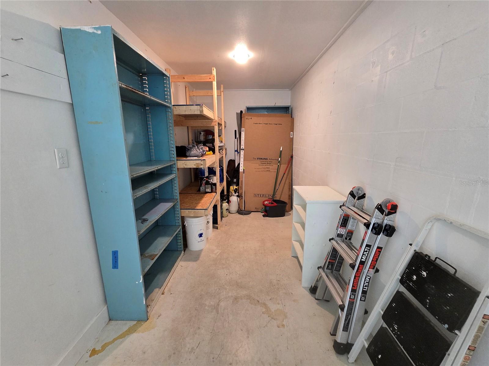 Image 11 of 26 For 607 Dearborn Avenue