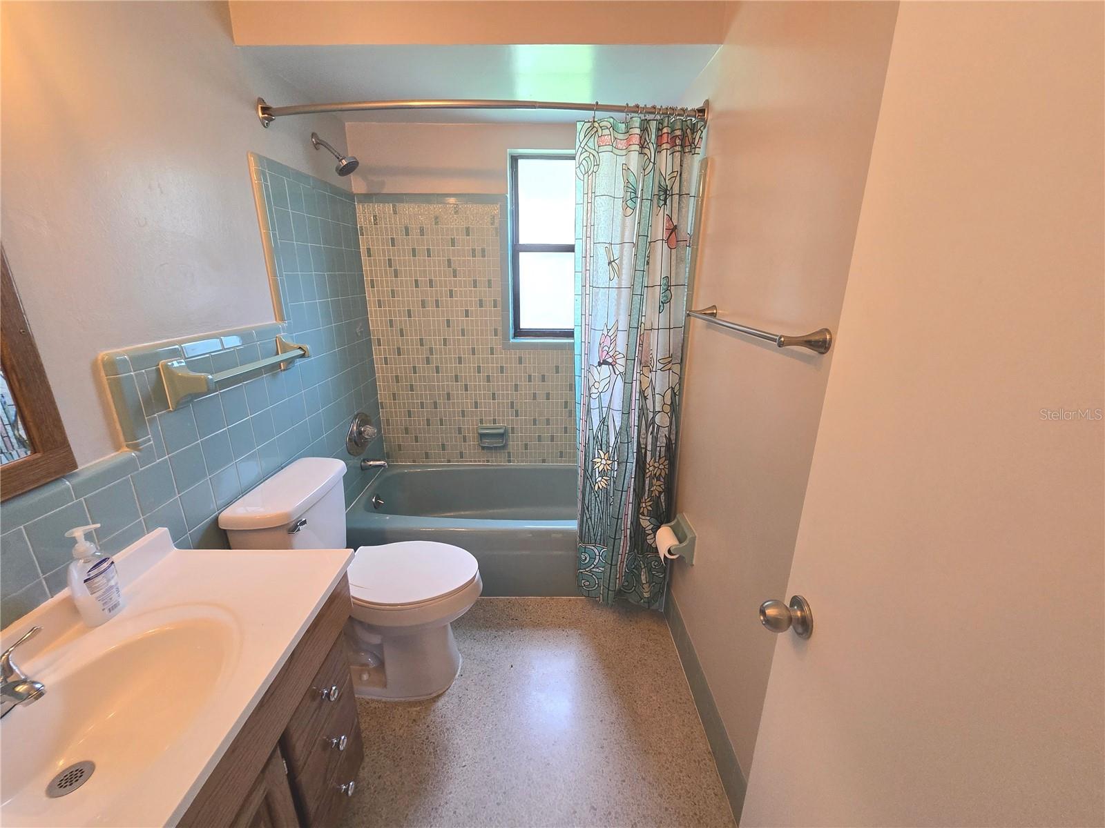 Image 21 of 26 For 607 Dearborn Avenue