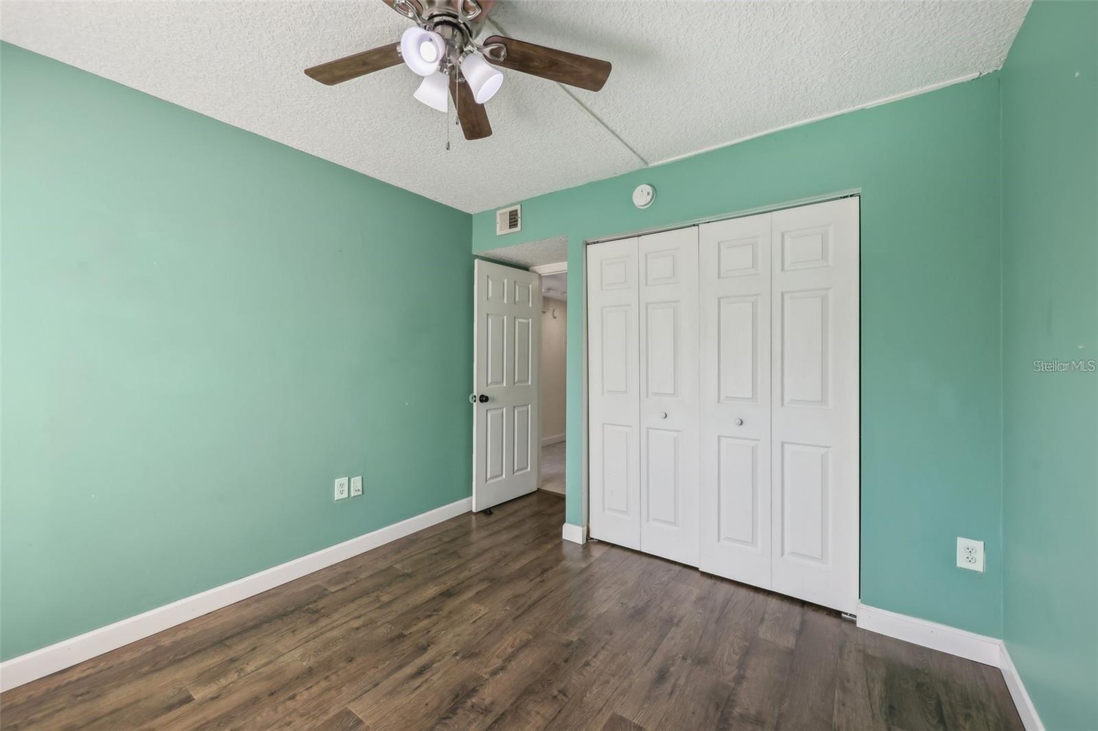 Image 11 of 26 For 610 Cranes Way 207
