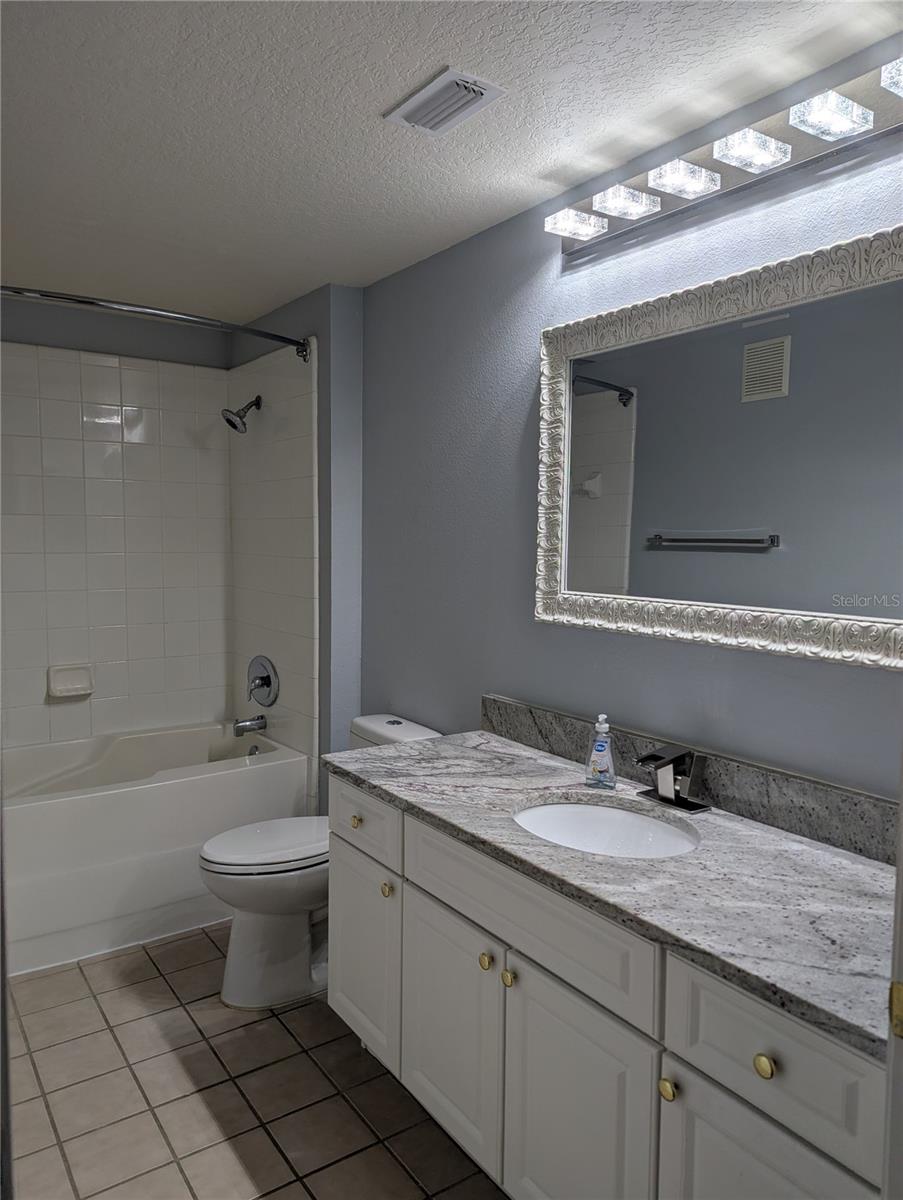 Image 11 of 26 For 14353 Fredricksburg Drive 920