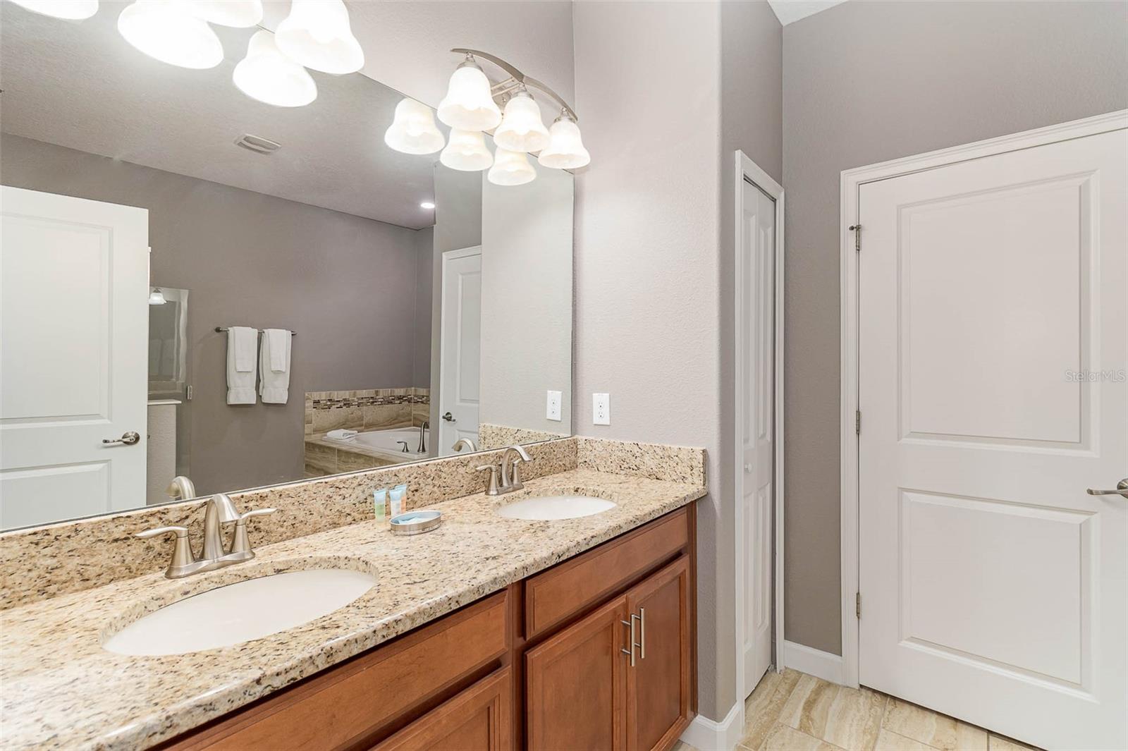 Image 41 of 59 For 1403 Rolling Fairway Drive
