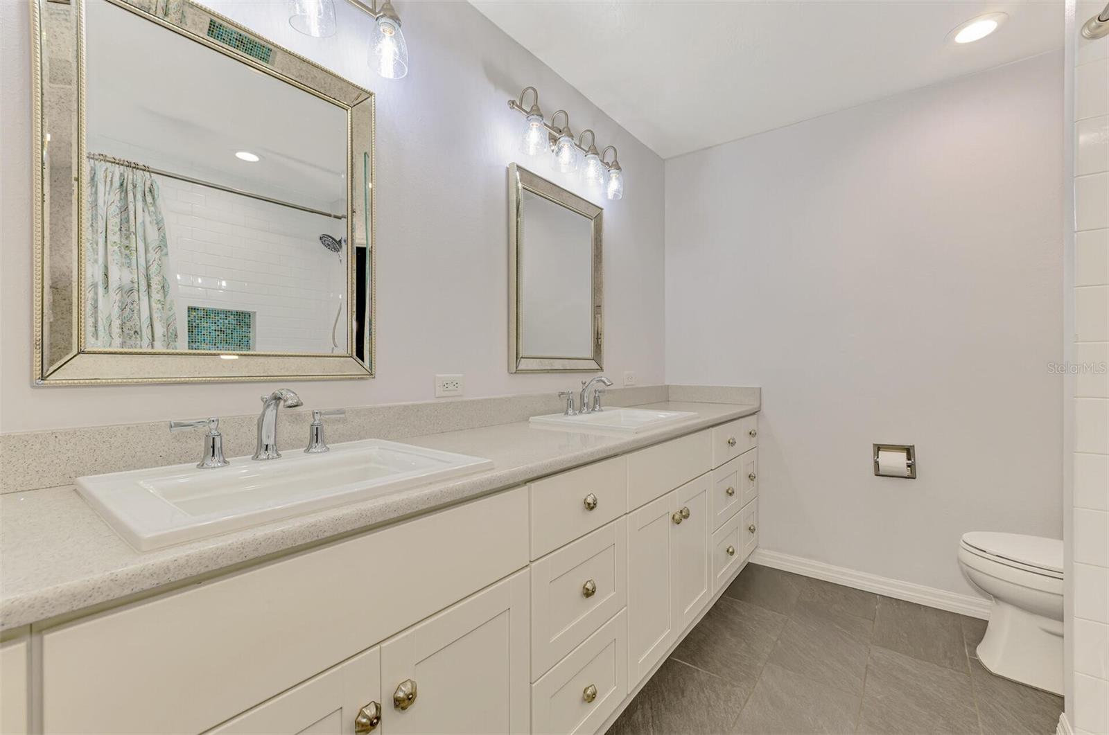 Image 17 of 31 For 2504 Tanglewood Drive