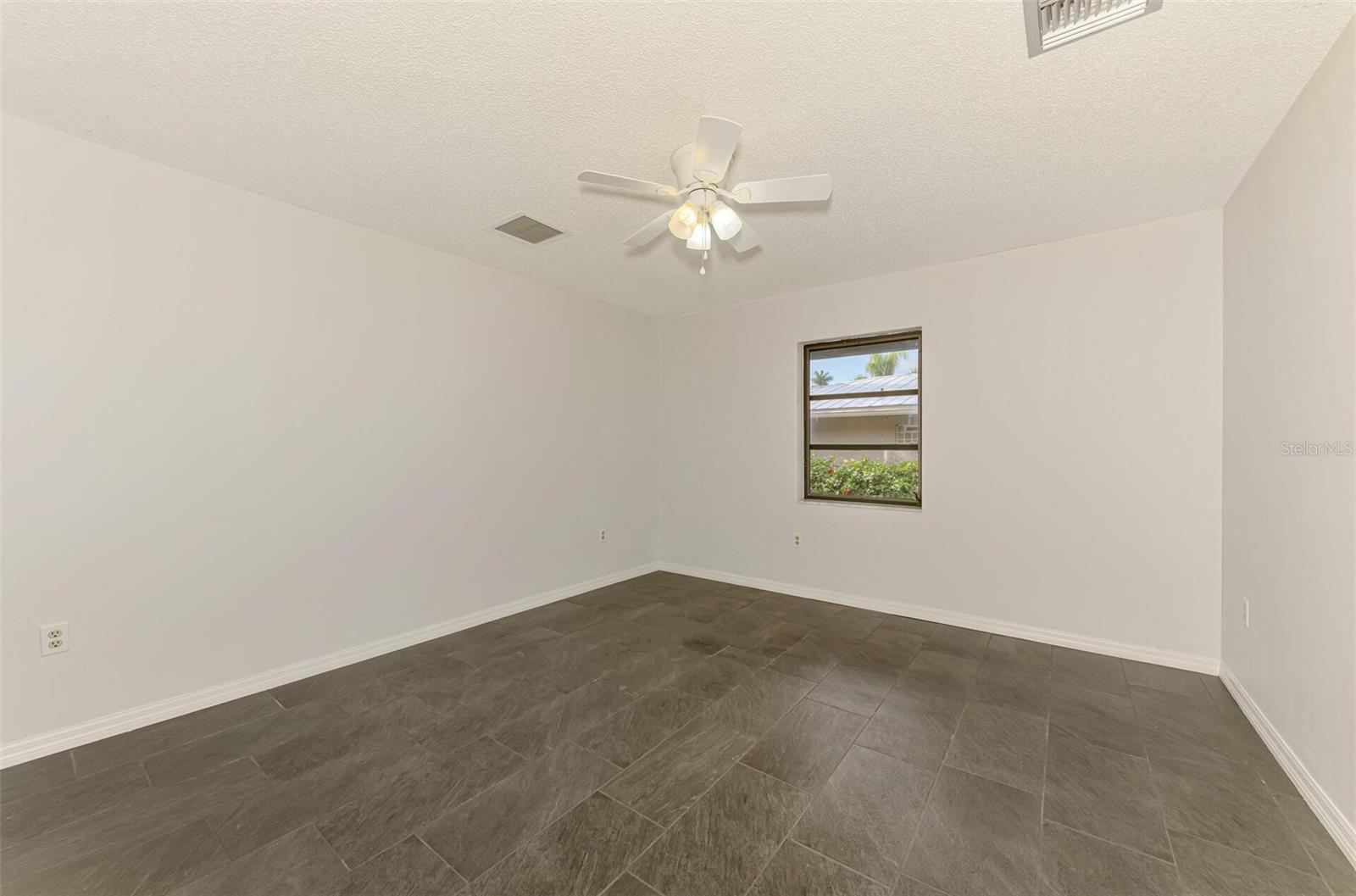 Image 22 of 31 For 2504 Tanglewood Drive