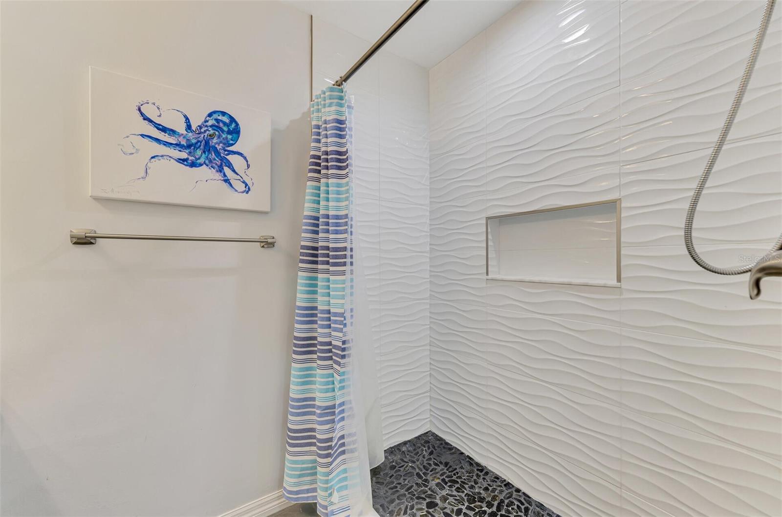 Image 23 of 31 For 2504 Tanglewood Drive
