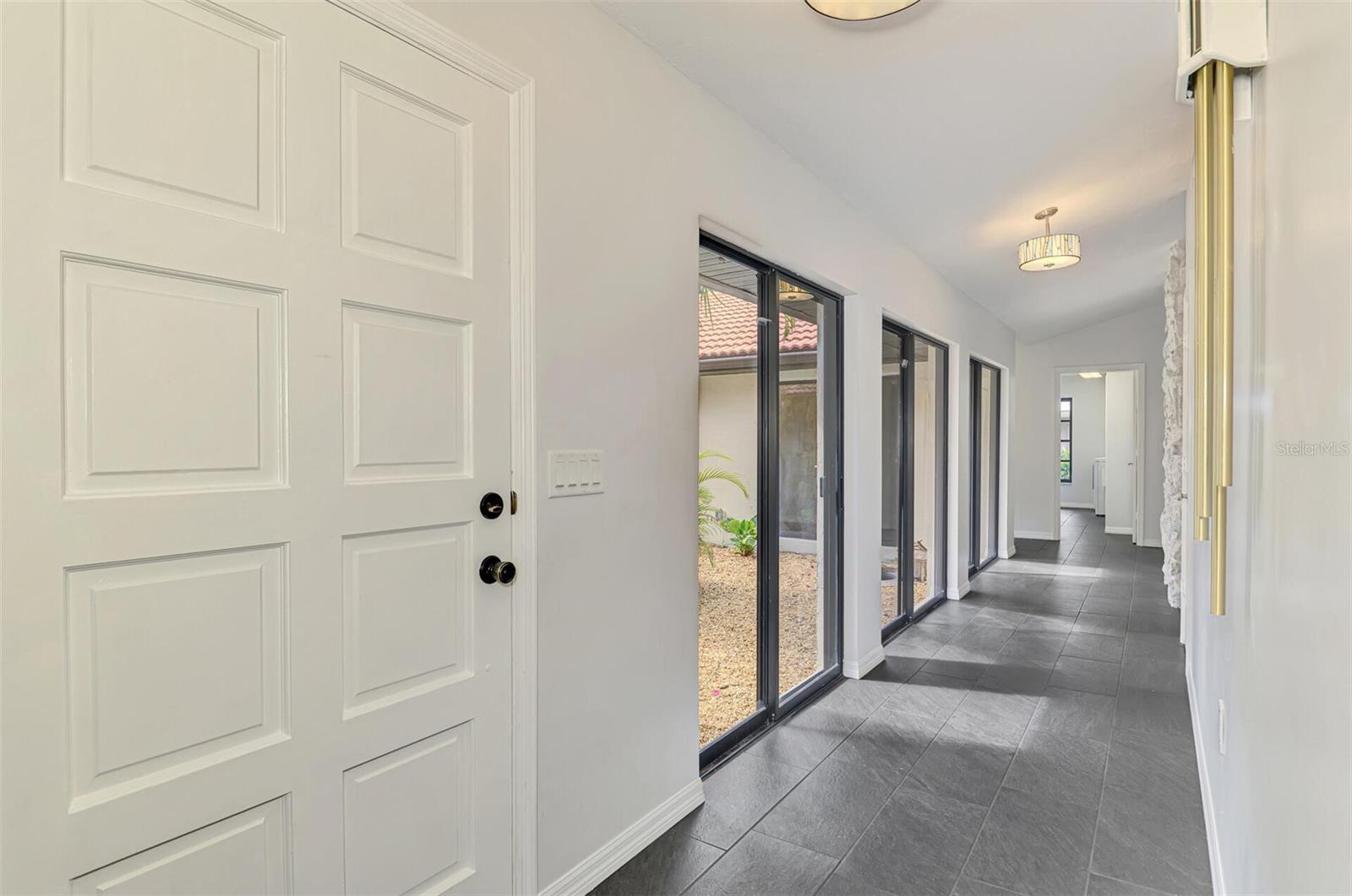 Image 4 of 31 For 2504 Tanglewood Drive