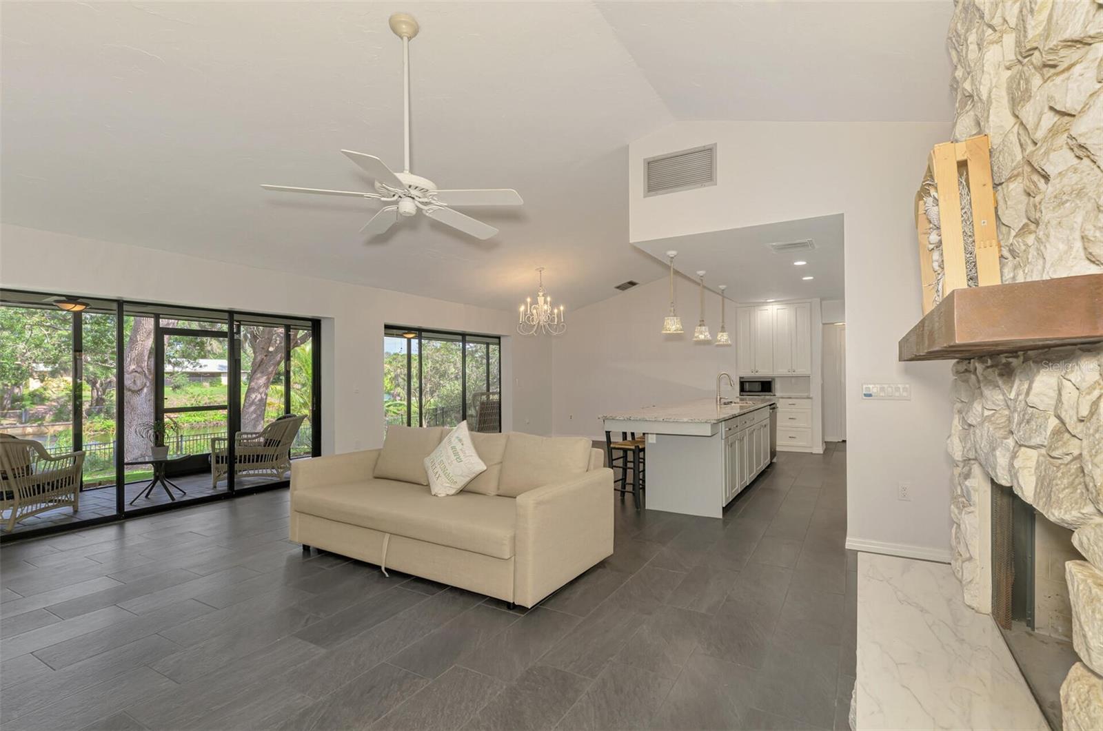 Image 6 of 31 For 2504 Tanglewood Drive