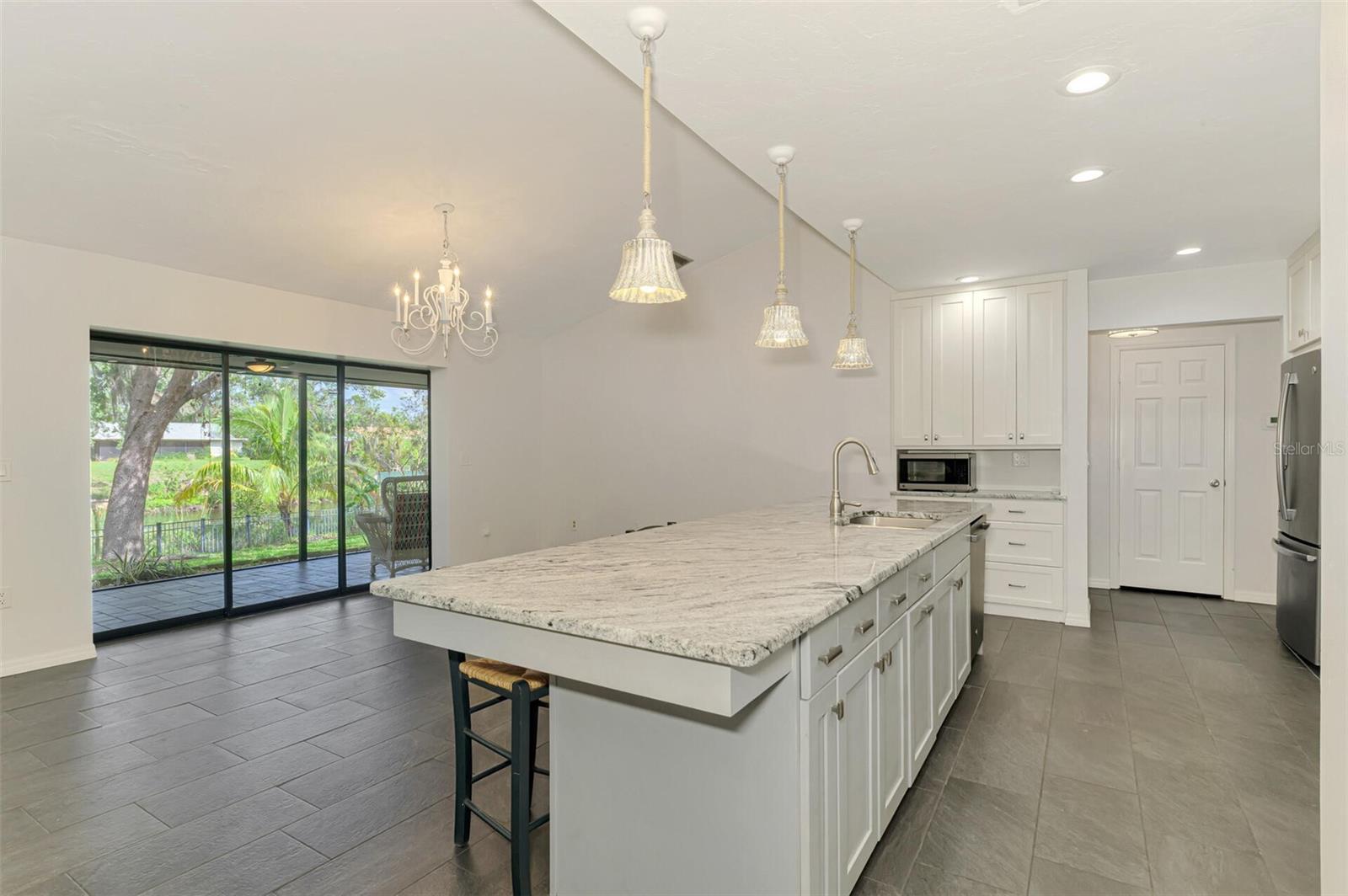 Image 8 of 31 For 2504 Tanglewood Drive
