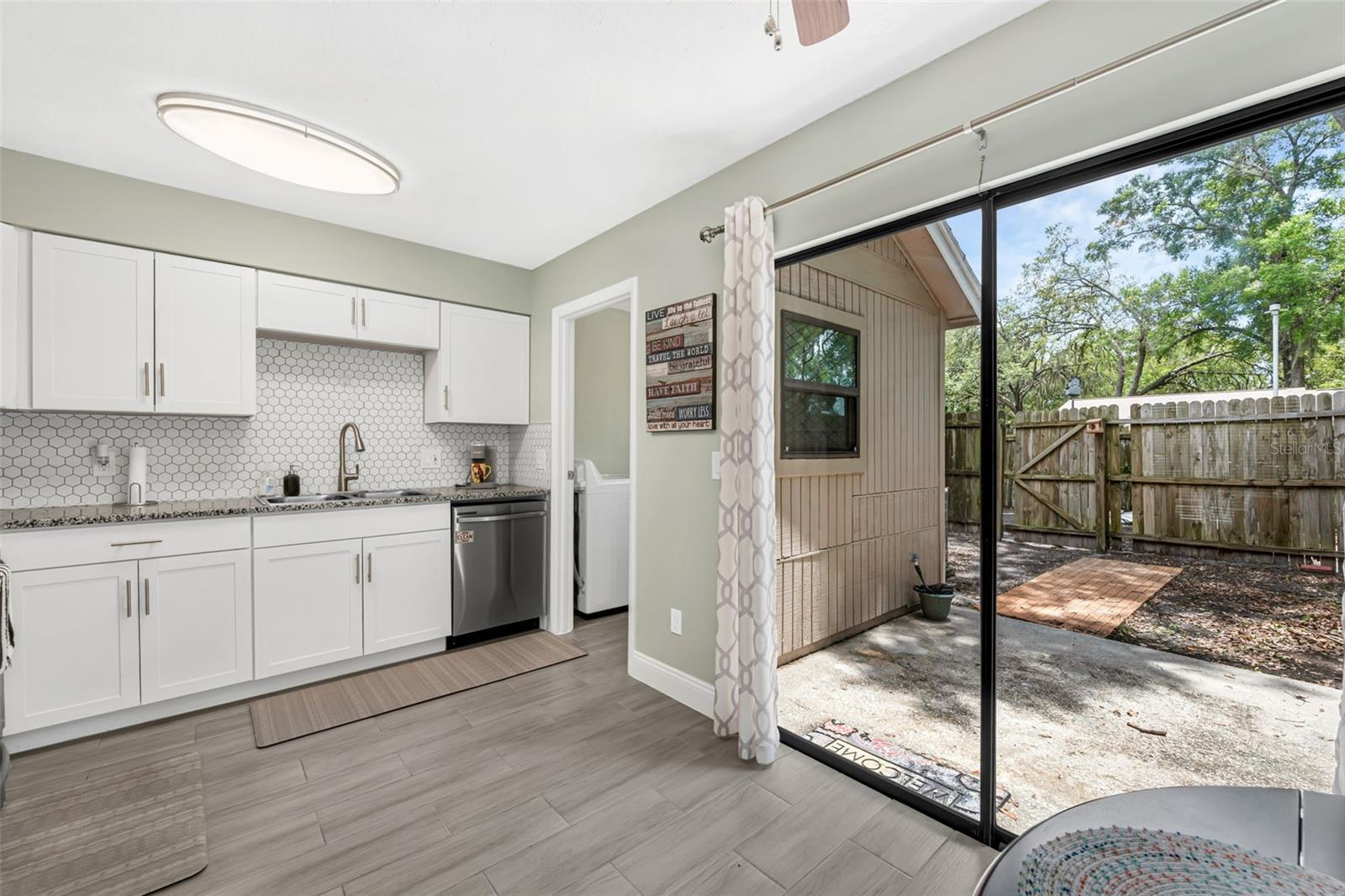 Image 15 of 29 For 752 Howland Lane 114