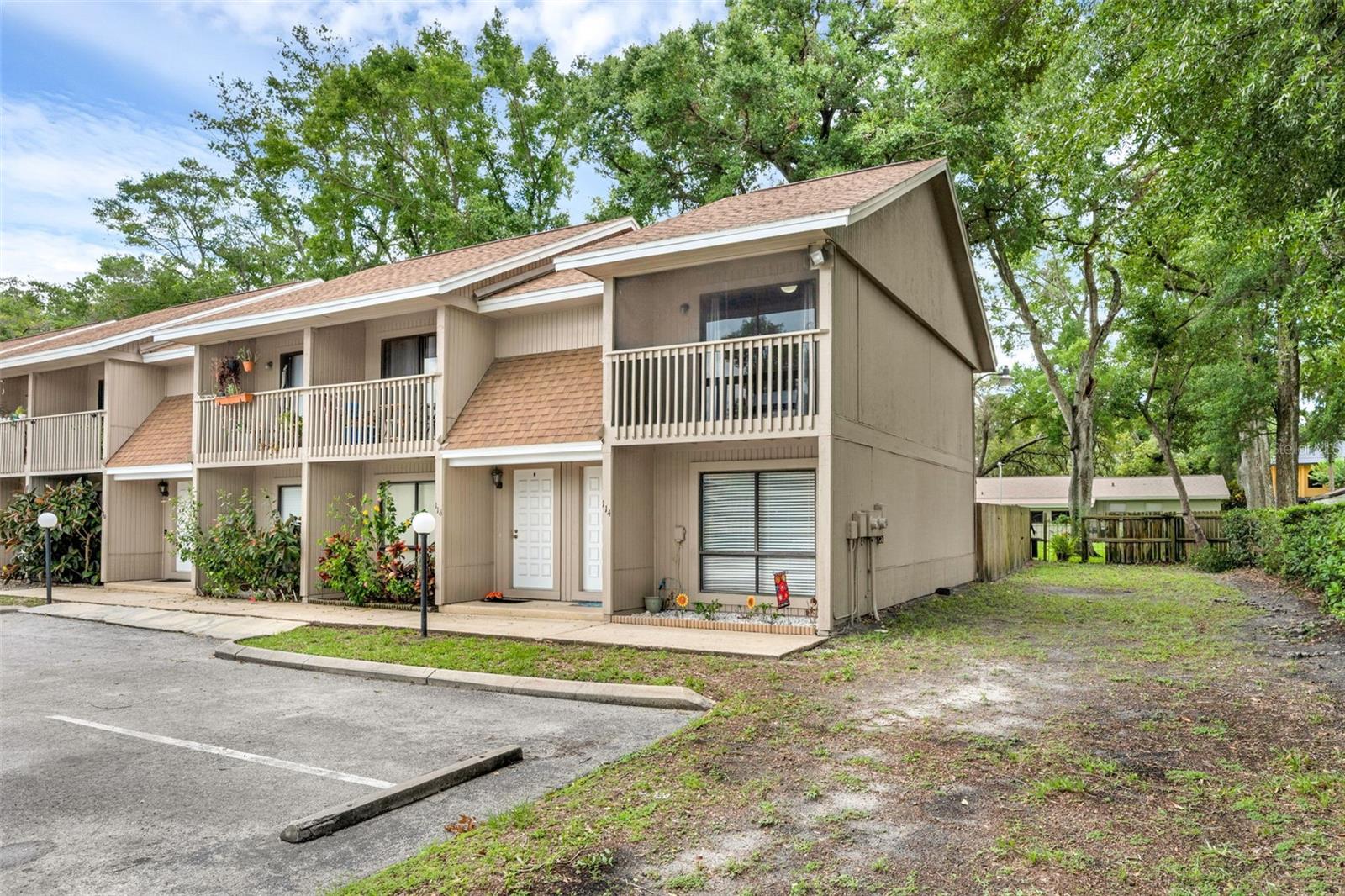 Image 21 of 29 For 752 Howland Lane 114
