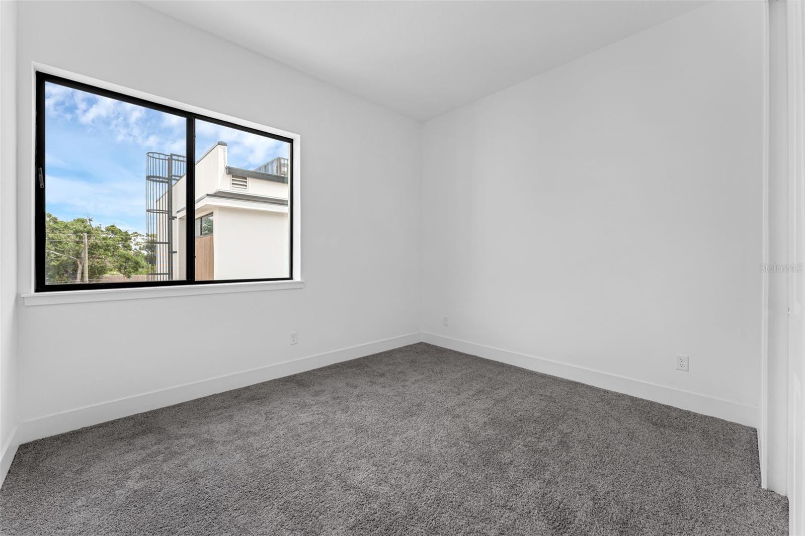 Image 18 of 30 For 56 Harding Street