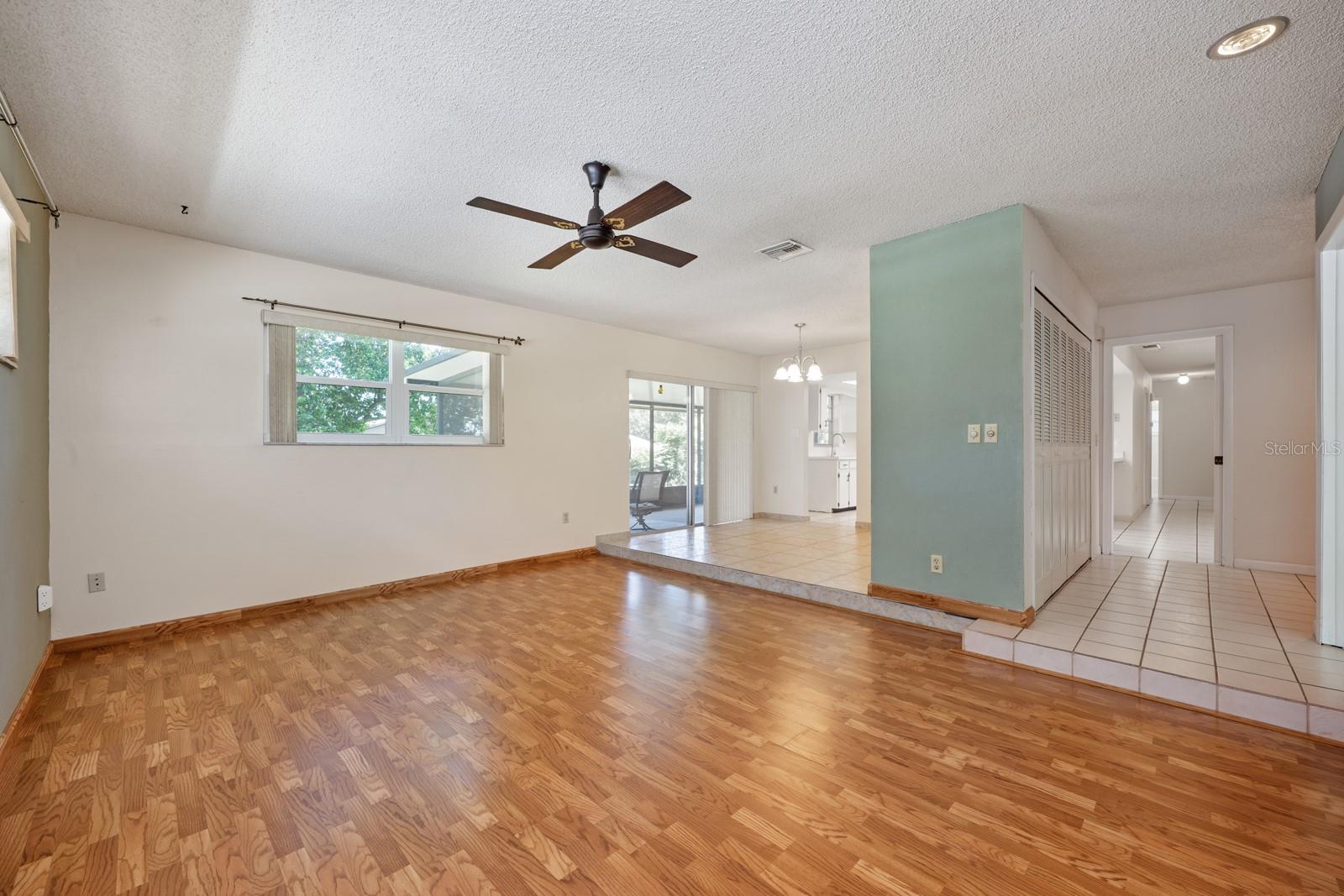 Image 34 of 48 For 625 Mockingbird Lane
