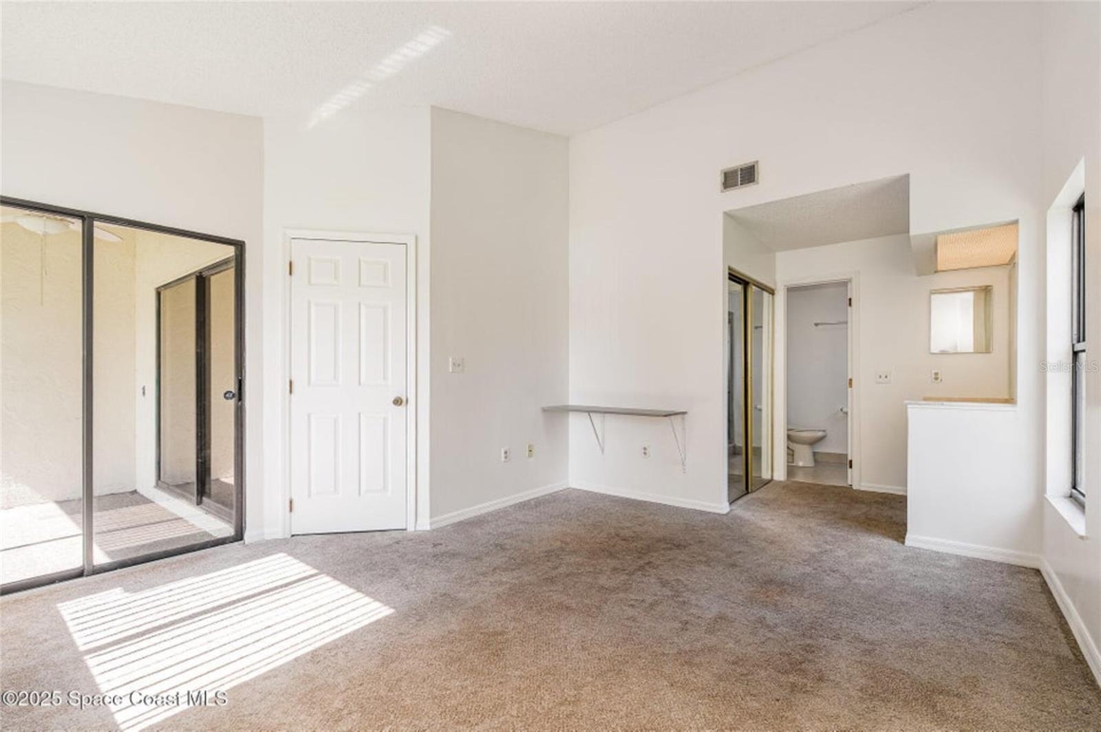 Image 14 of 19 For 1051 Country Club Drive 521