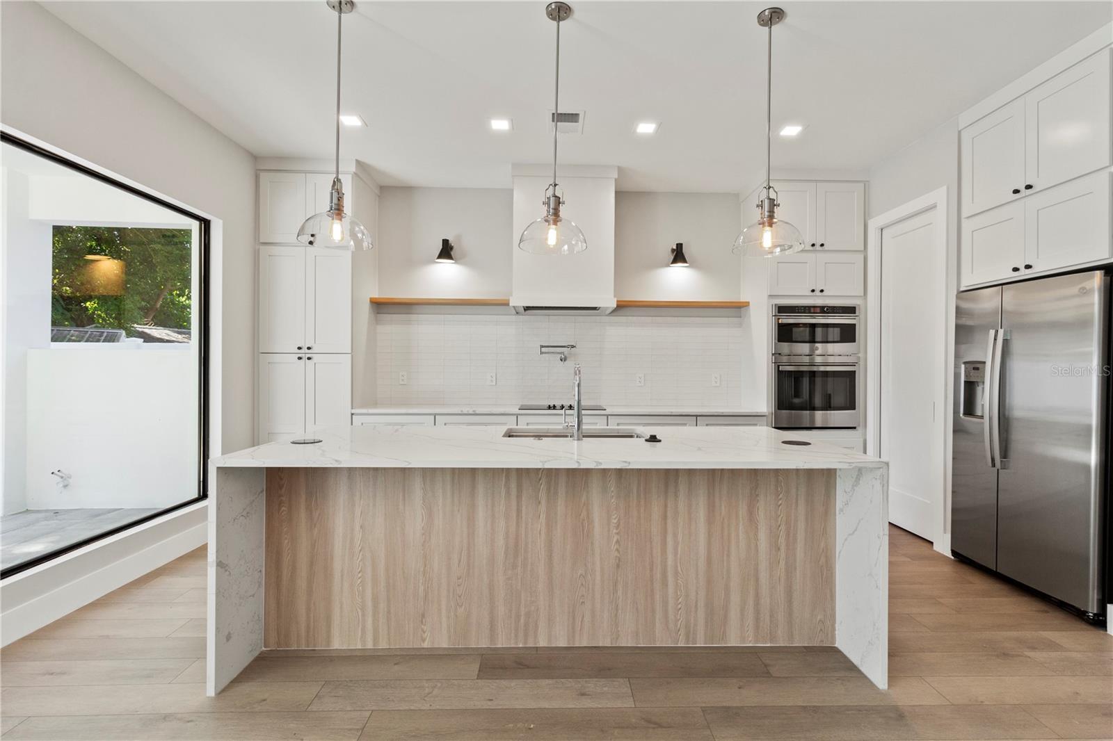 Image 3 of 33 For 1217 Cloverlawn Avenue