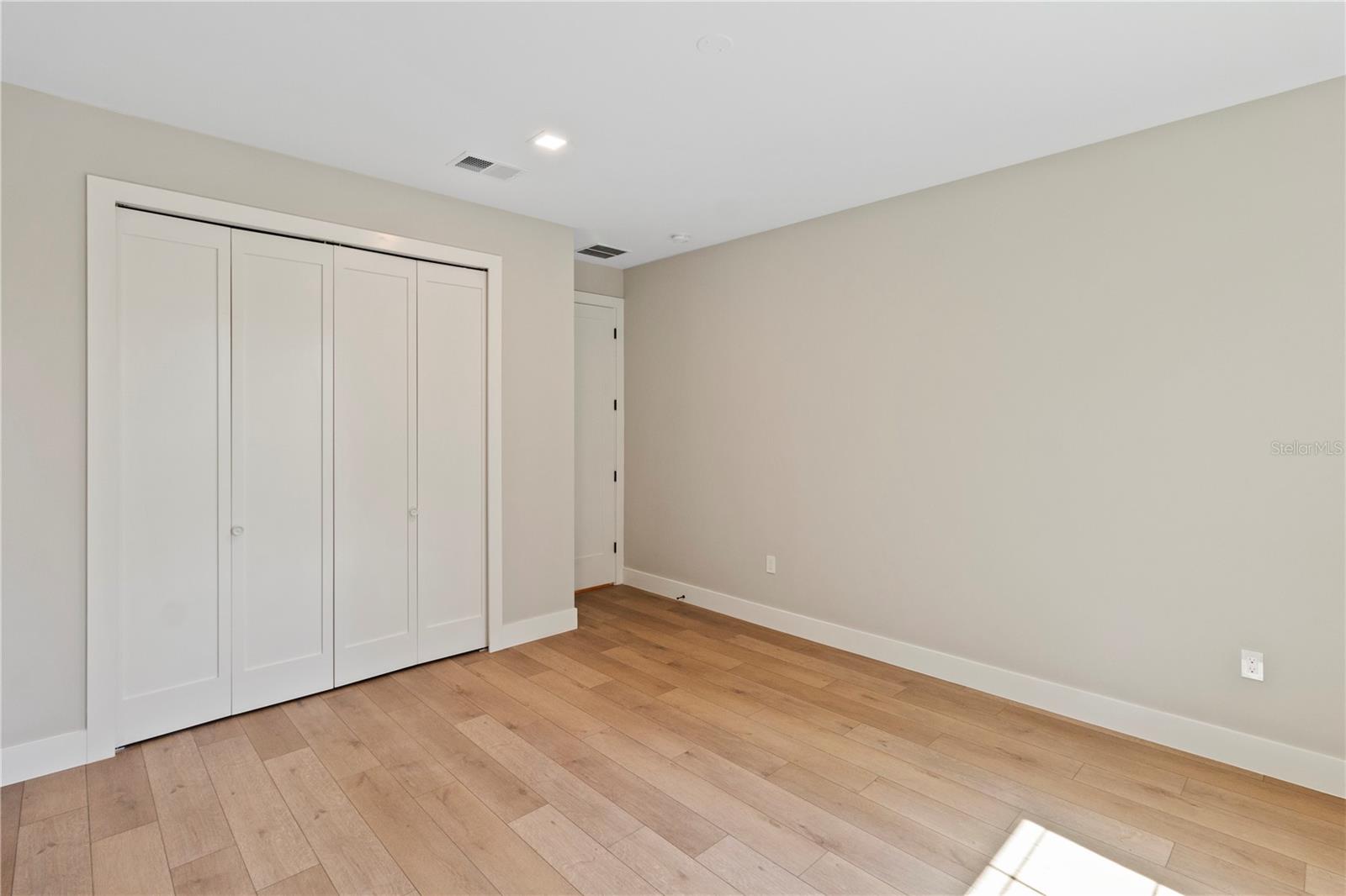 Image 33 of 33 For 1217 Cloverlawn Avenue