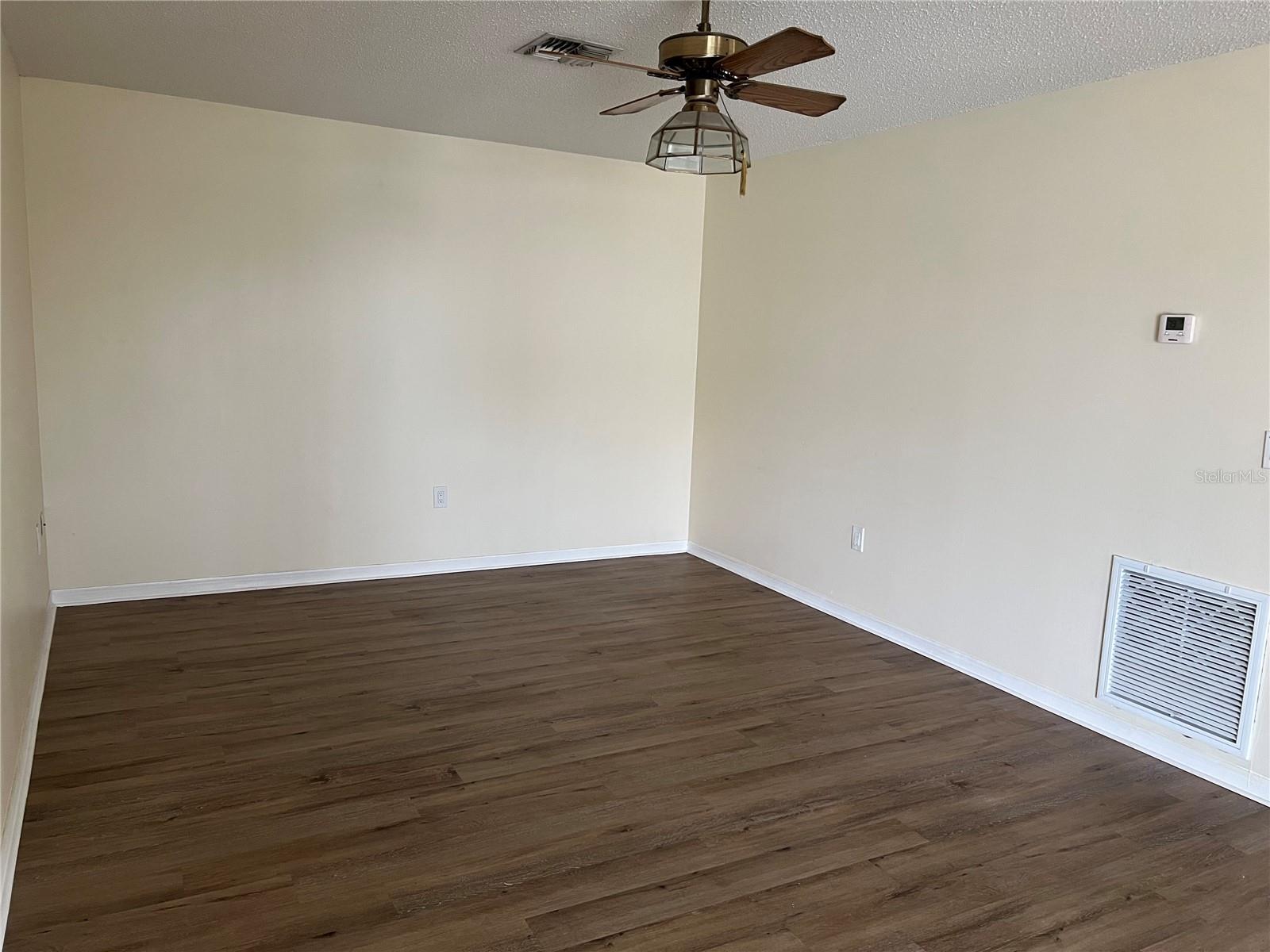 Image 9 of 16 For 214 Fernwood Street