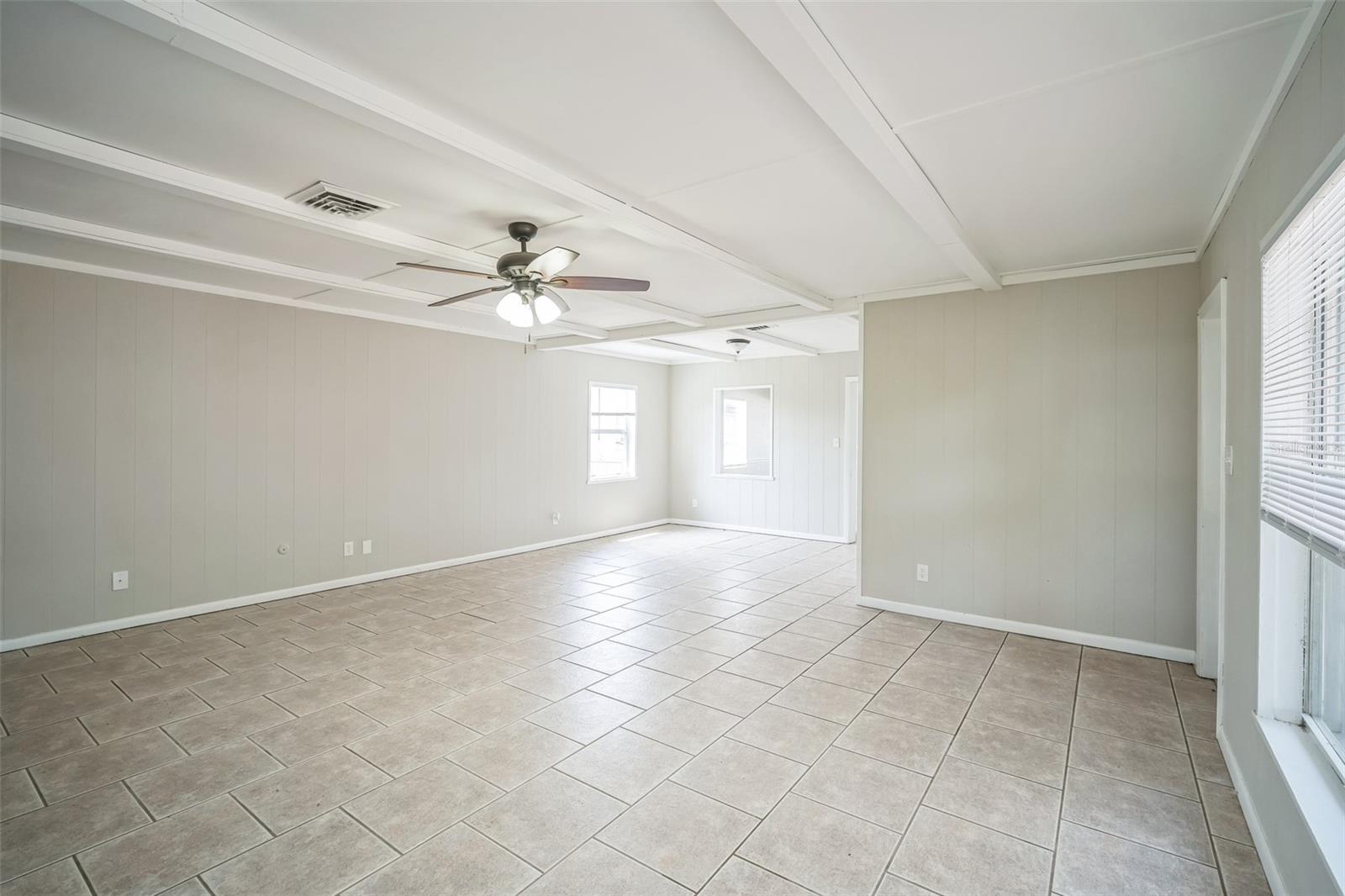 Listing photo id 12 for 2307 Freemason Street