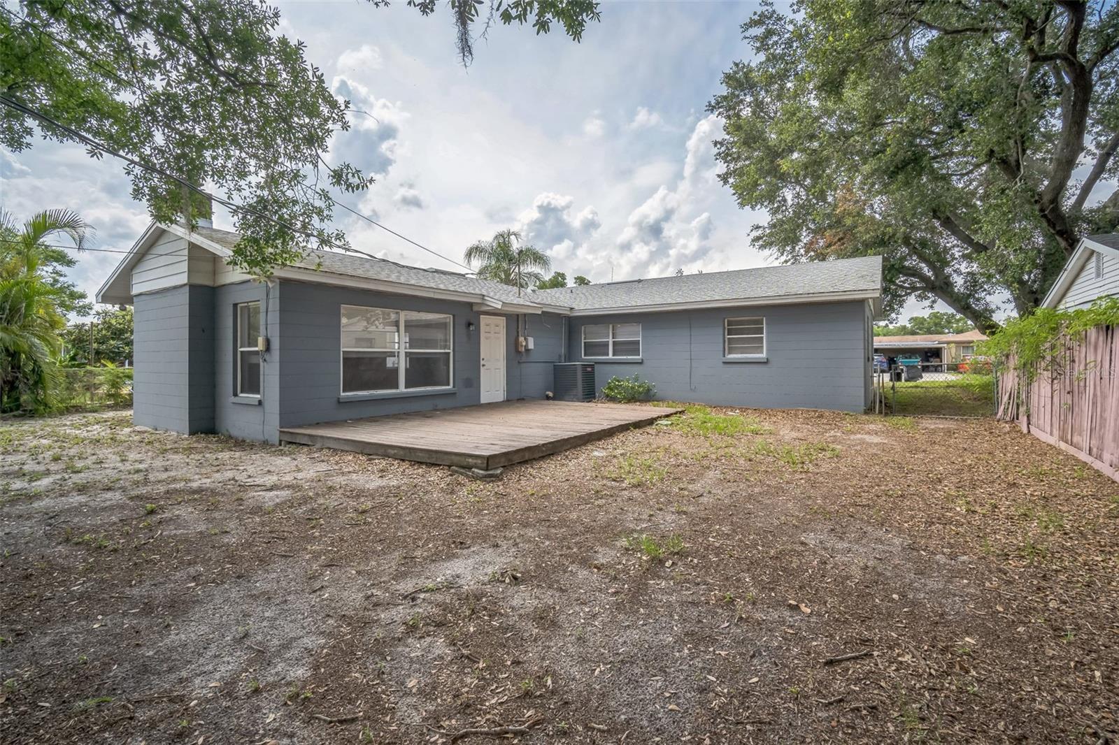 Listing photo id 25 for 2307 Freemason Street