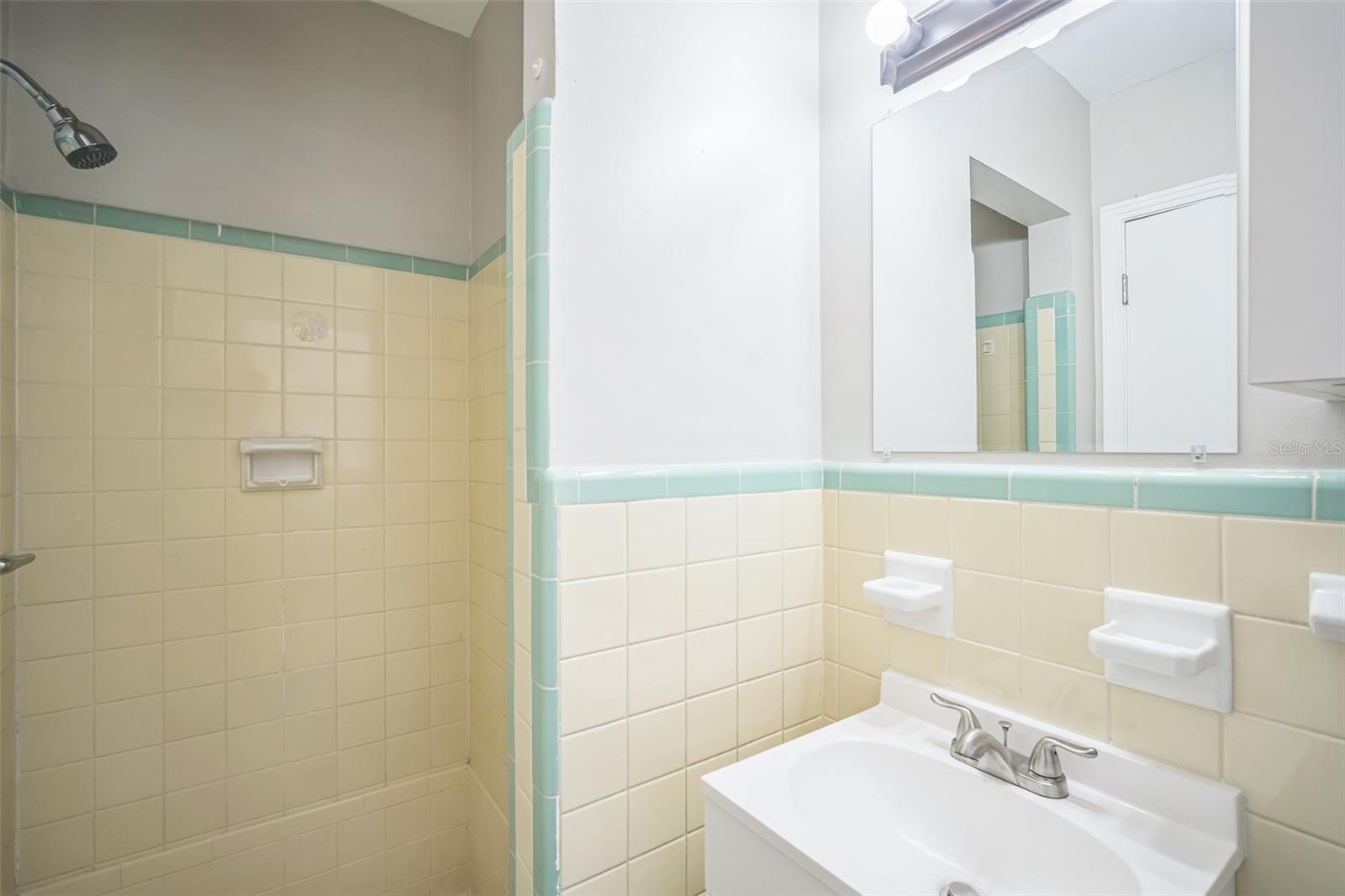 Listing photo id 5 for 2307 Freemason Street