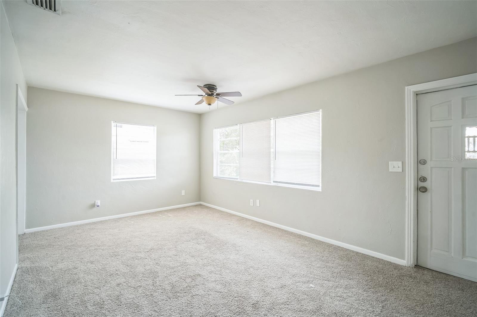 Listing photo id 7 for 2307 Freemason Street