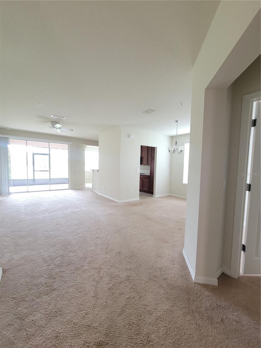 Image 4 of 16 For 8343 Bella Tierra Court 8343