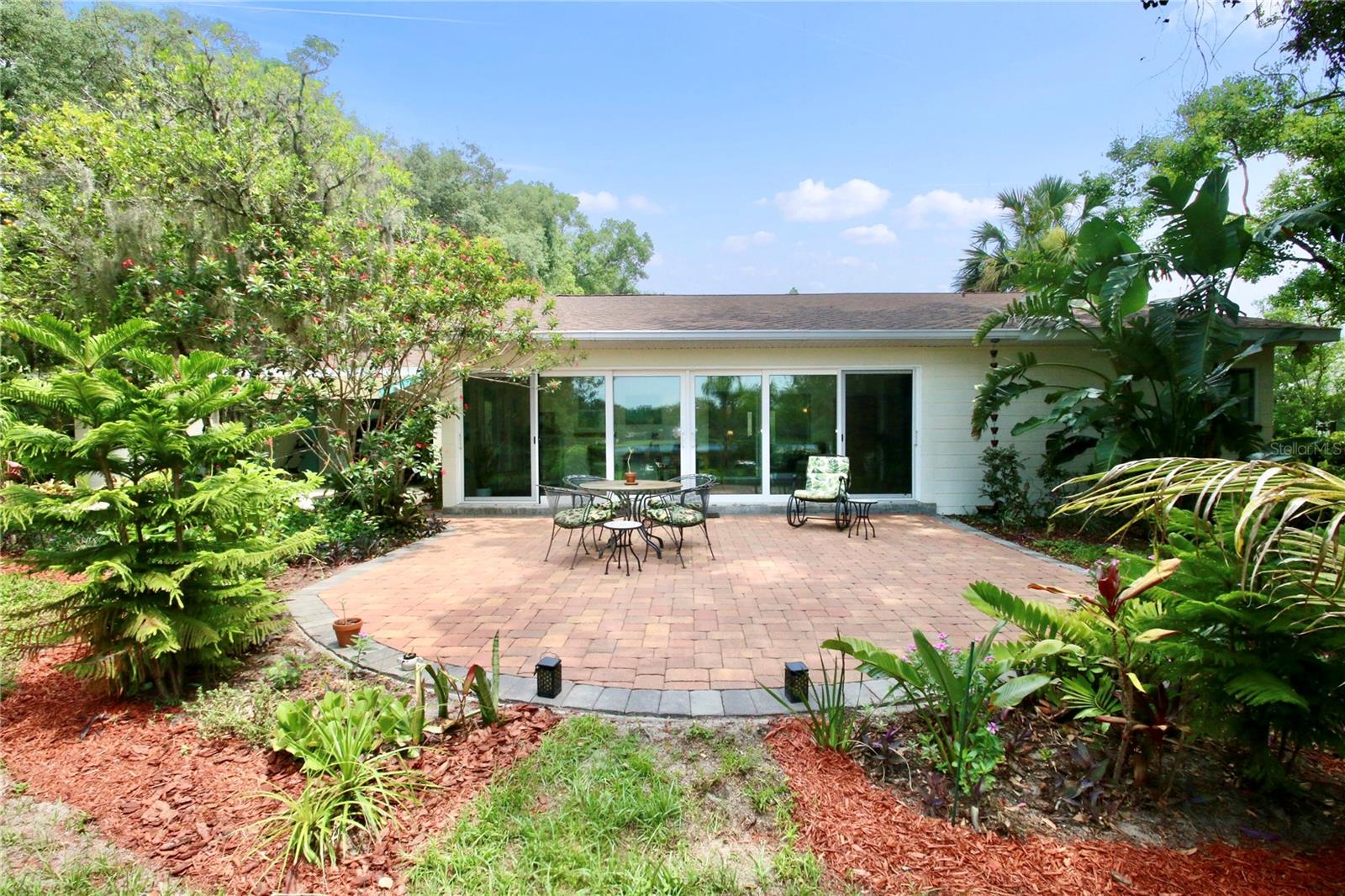 Image 11 of 35 For 1405 Periwinkle Avenue