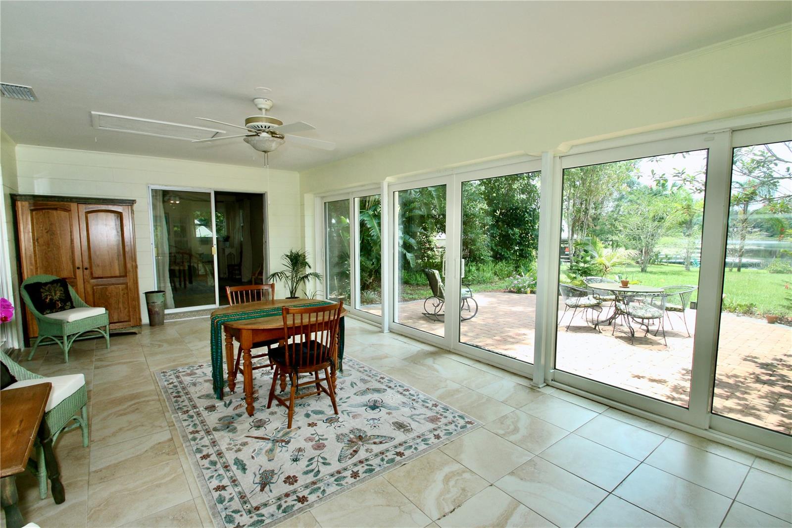 Image 16 of 35 For 1405 Periwinkle Avenue