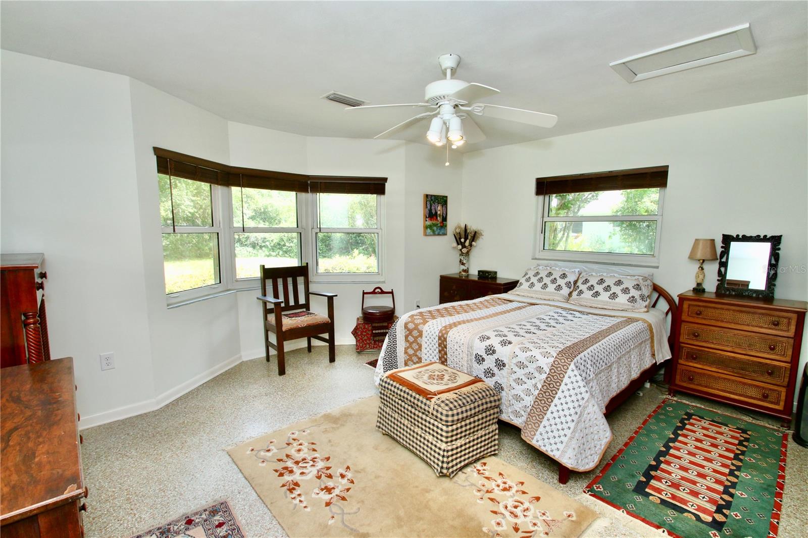 Image 25 of 35 For 1405 Periwinkle Avenue