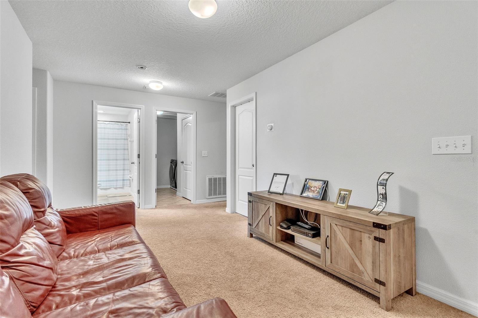 Image 19 of 37 For 3256 Rodrick Cir