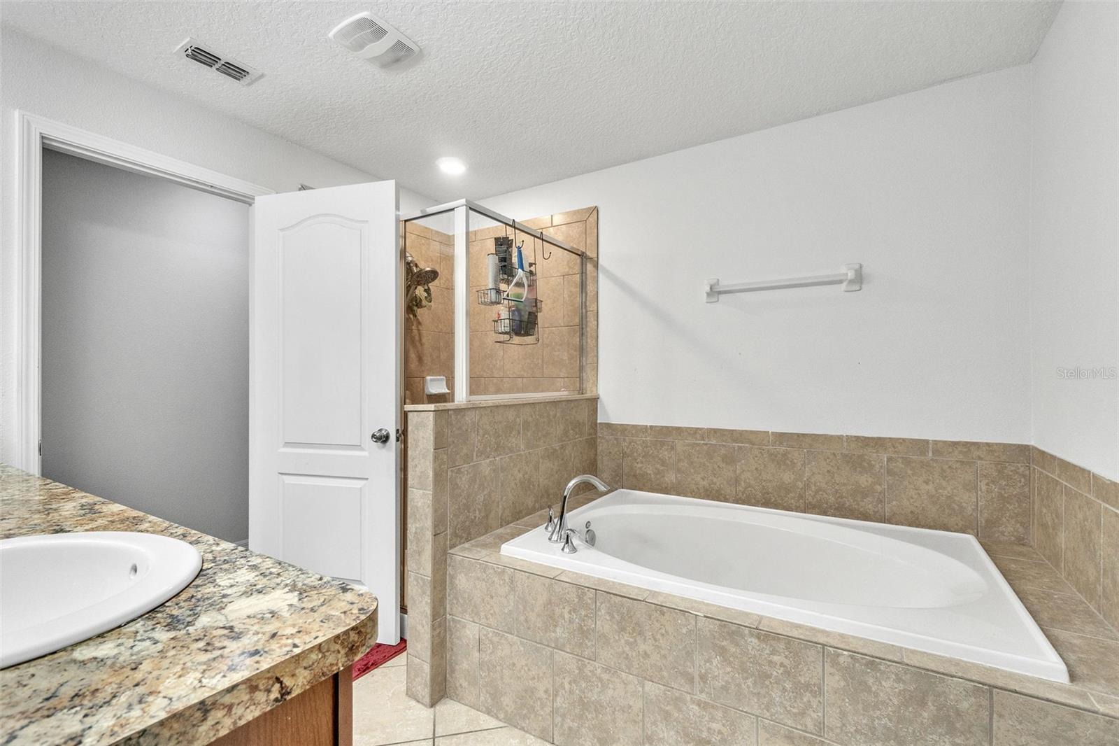 Image 25 of 37 For 3256 Rodrick Cir