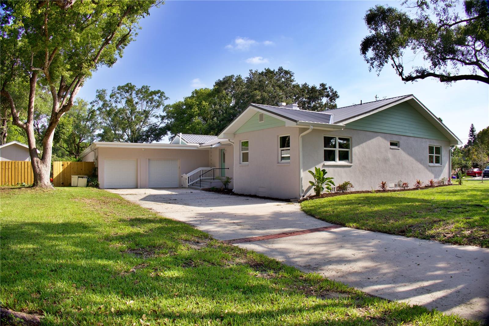 Image 3 of 47 For 1510 Live Oak Street