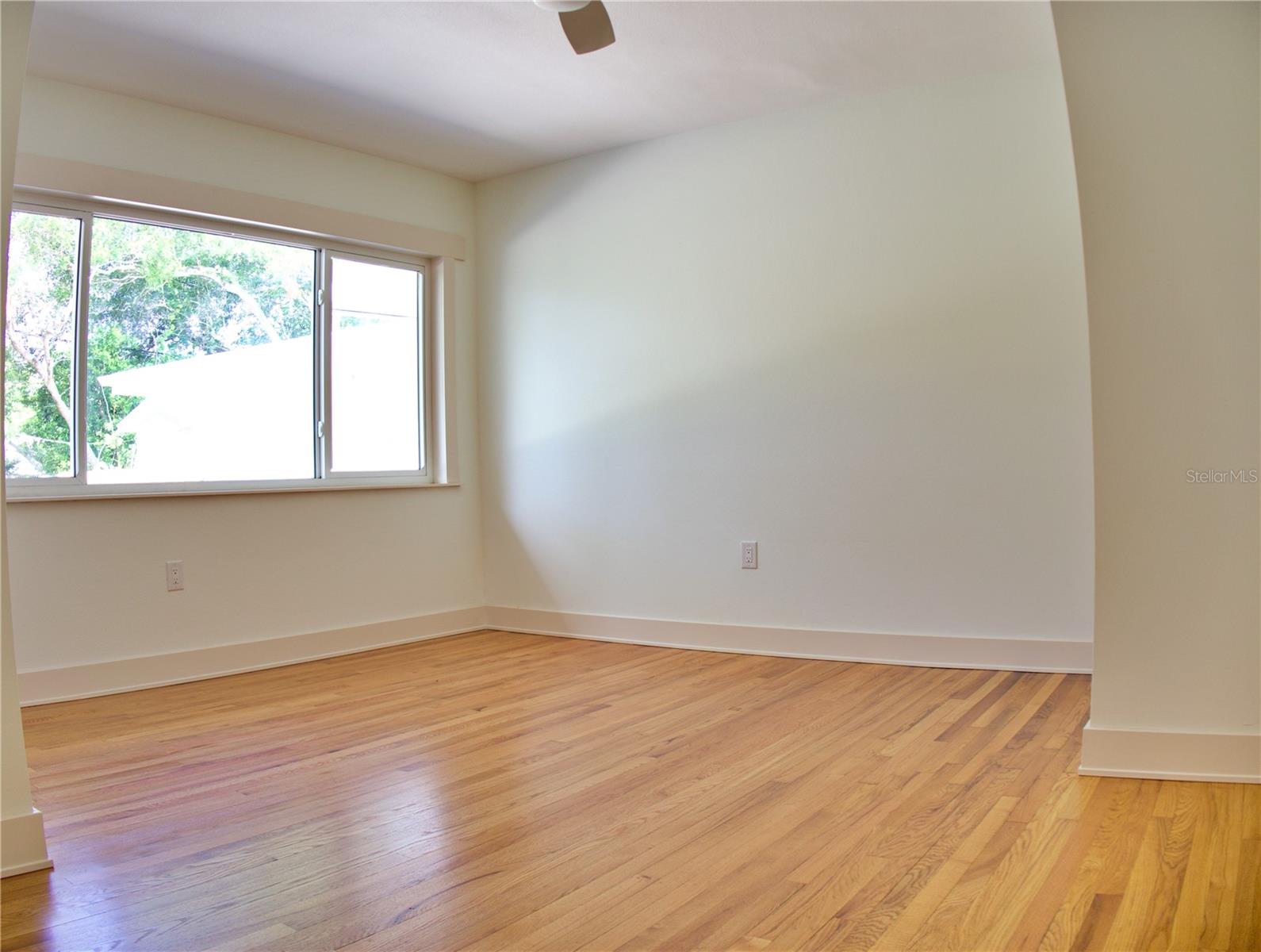 Image 30 of 47 For 1510 Live Oak Street