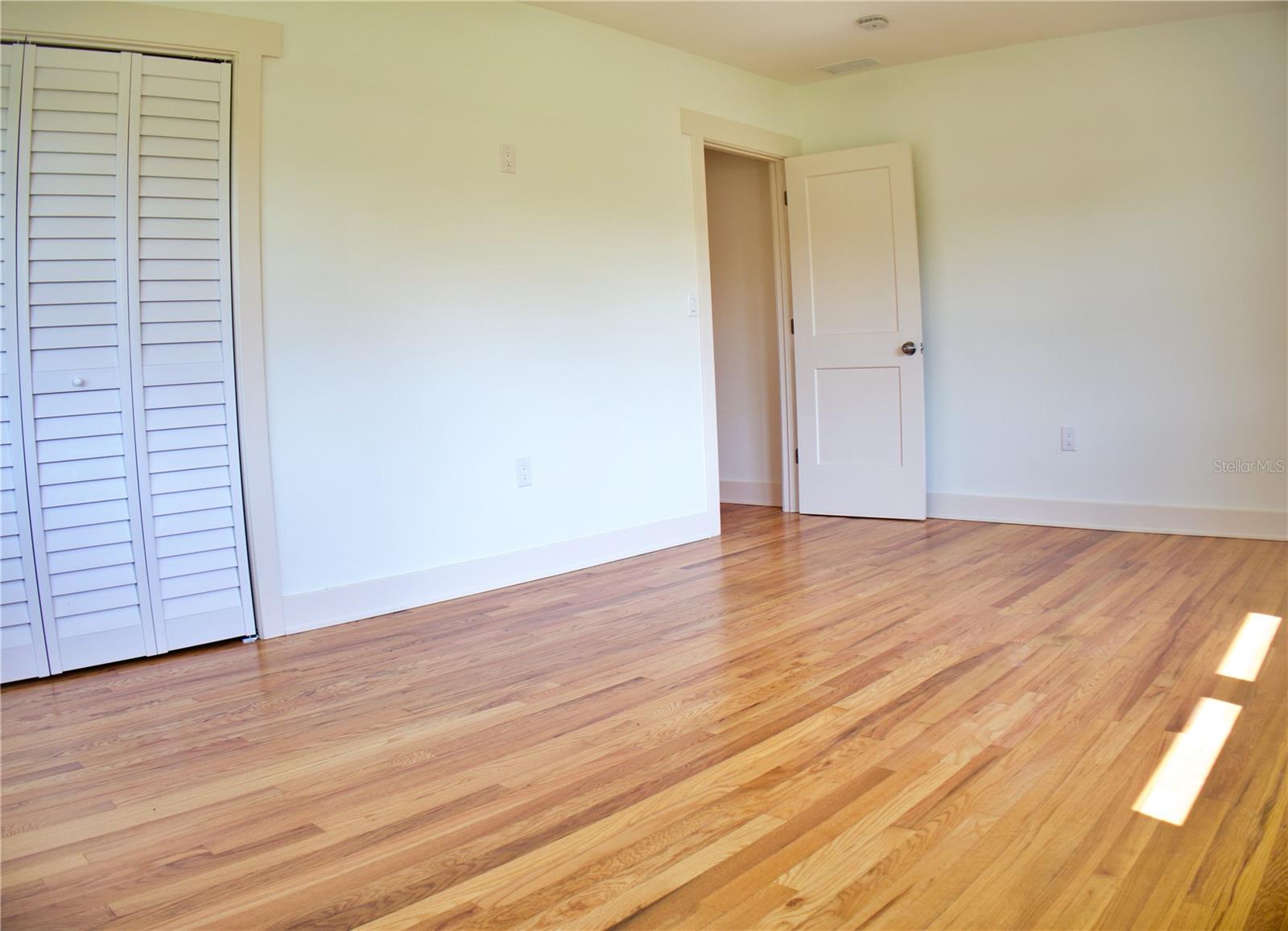 Image 33 of 47 For 1510 Live Oak Street