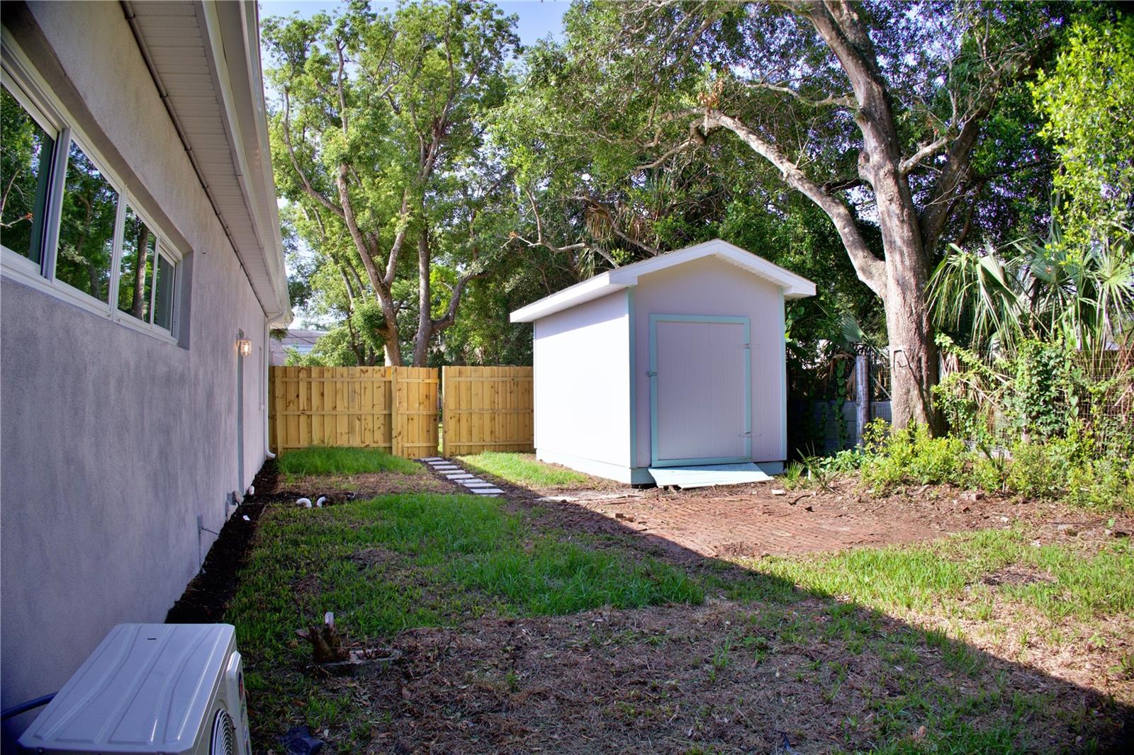 Image 4 of 47 For 1510 Live Oak Street