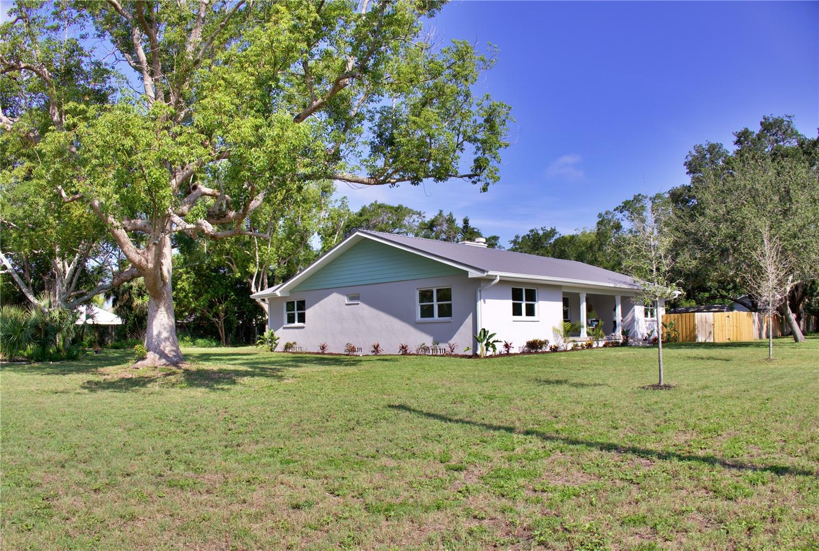 Image 6 of 47 For 1510 Live Oak Street