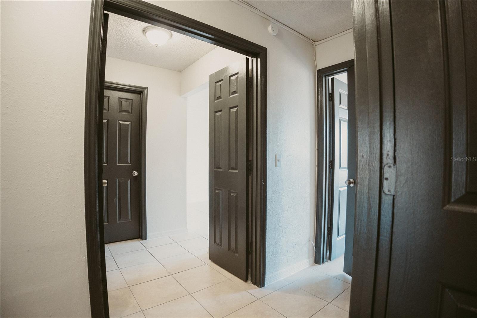 Image 11 of 11 For 4162 Versailles Drive 4162d